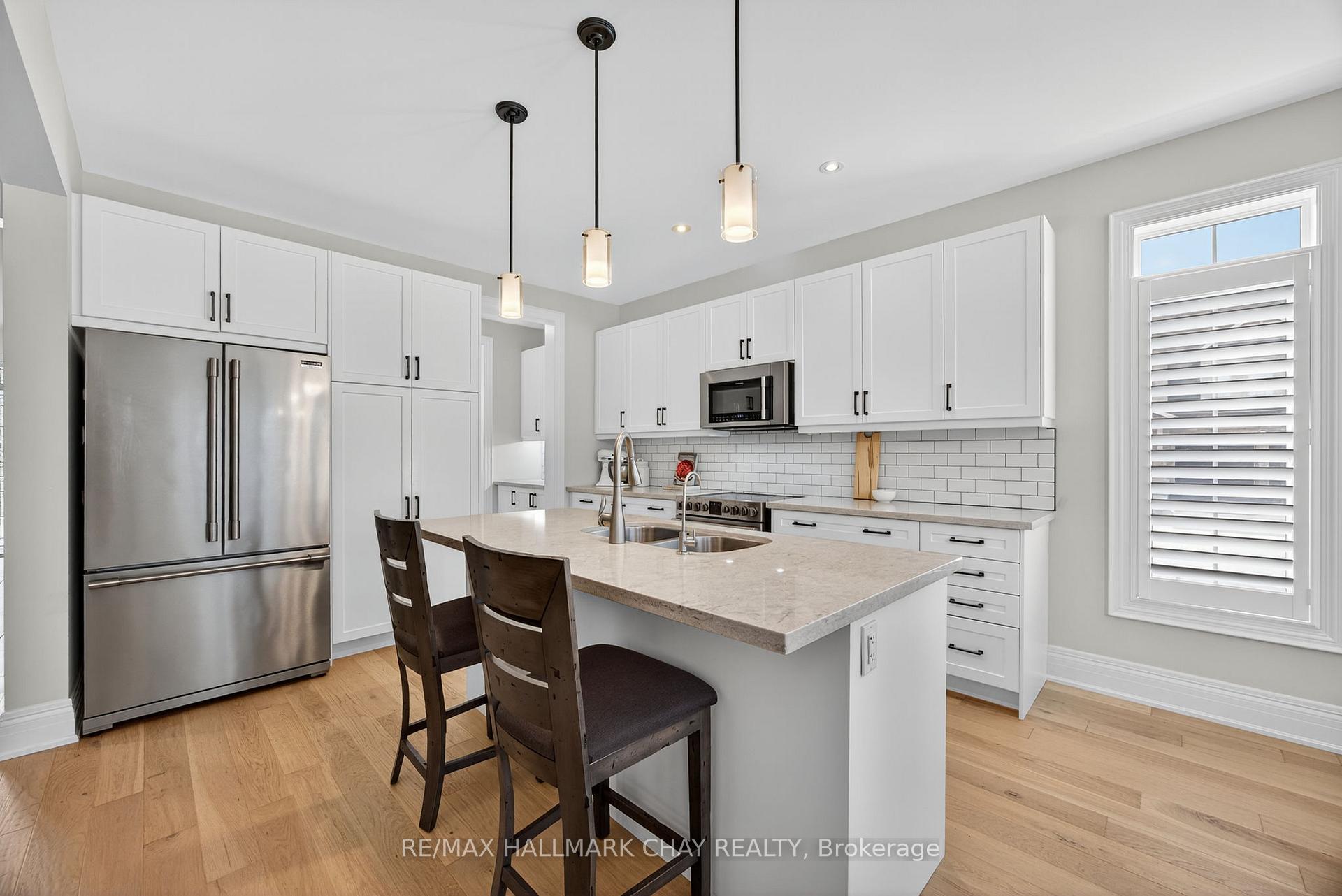 Photo 4 of 16 Walker Lane, Springwater, Centre Vespra — HOMEH