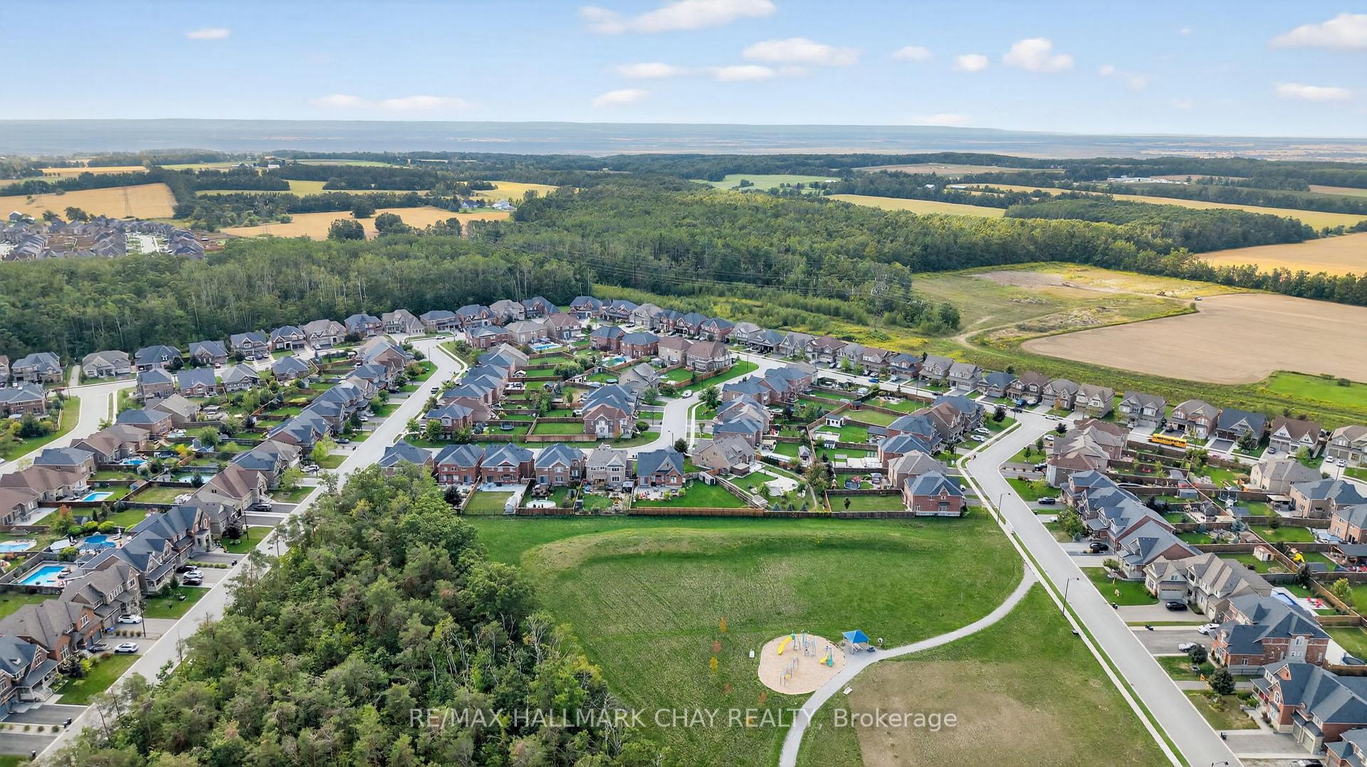 Photo 33 of 16 Walker Lane, Springwater, Centre Vespra — HOMEH