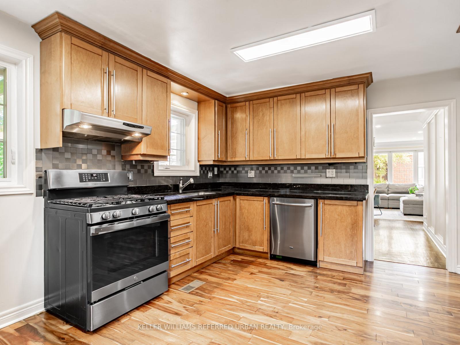 Photo 14 of 68 Stormont Avenue, Toronto, Englemount-Lawrence — HOMEH