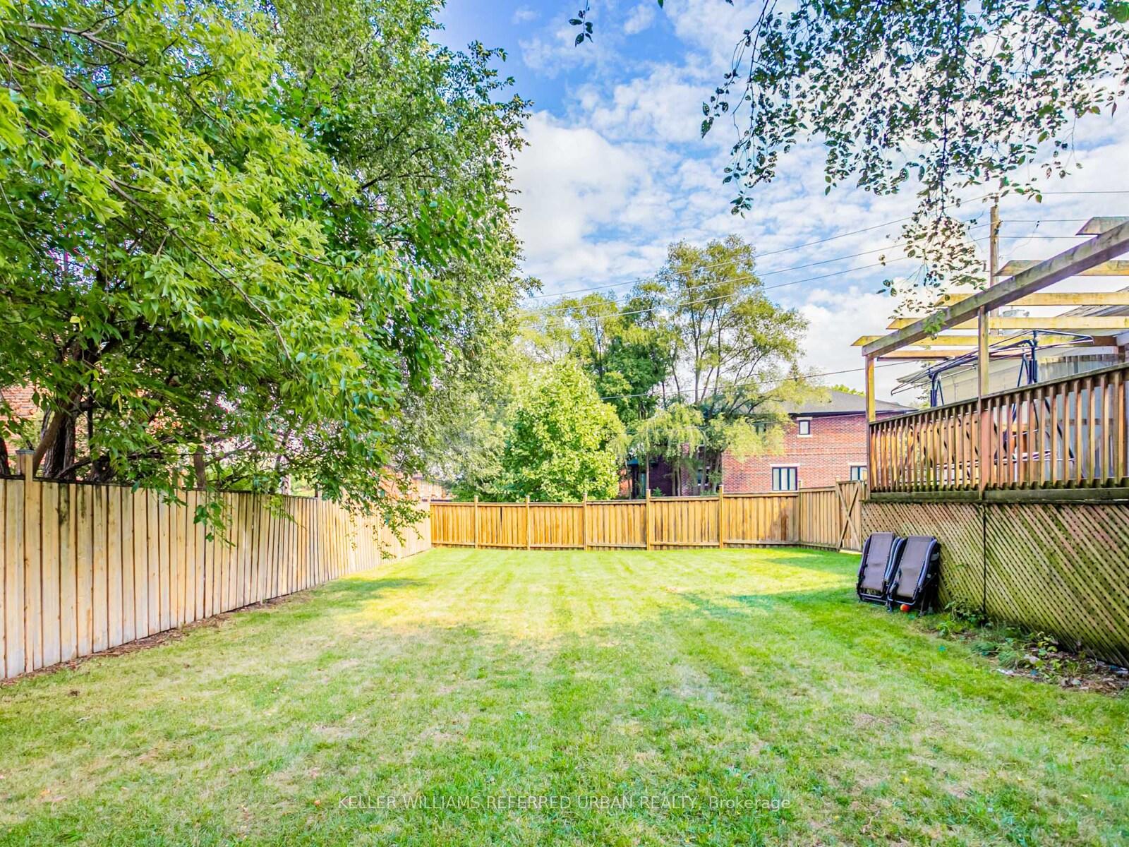 Photo 34 of 68 Stormont Avenue, Toronto, Englemount-Lawrence — HOMEH