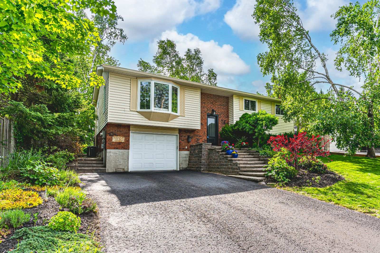 Photo 1 of 45 Shoreview Drive, Barrie, North Shore — HOMEH