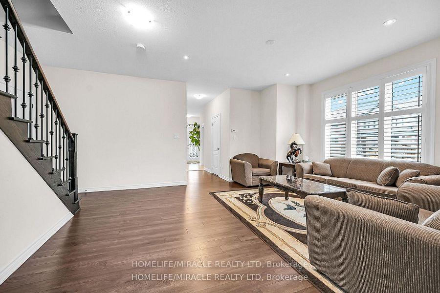 Photo 8 of 3 Aldgate Avenue, Hamilton, Stoney Creek Mountain — HOMEH