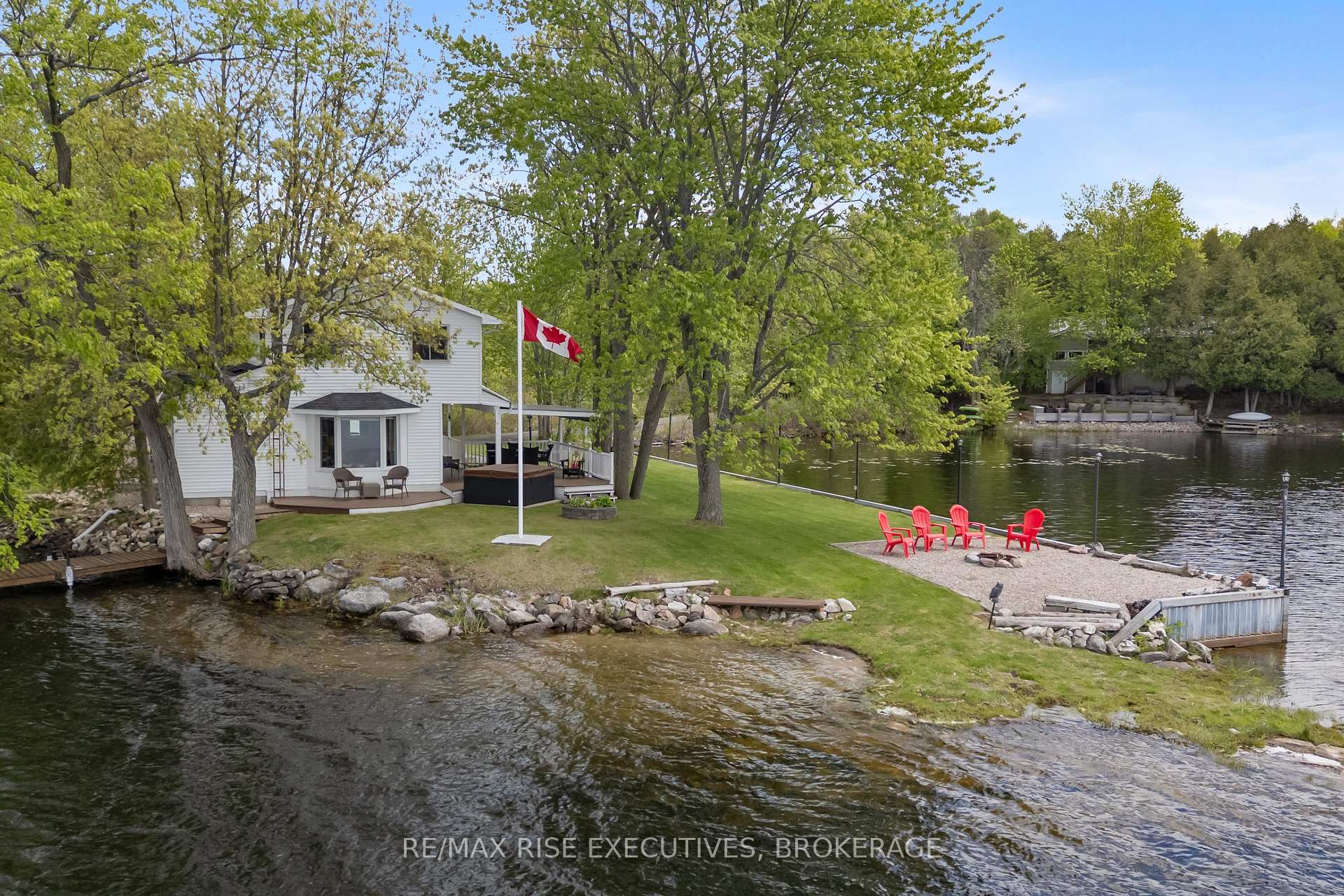 Photo 3 of 1043 Morning Glory Lane, Frontenac, Frontenac South — HOMEH