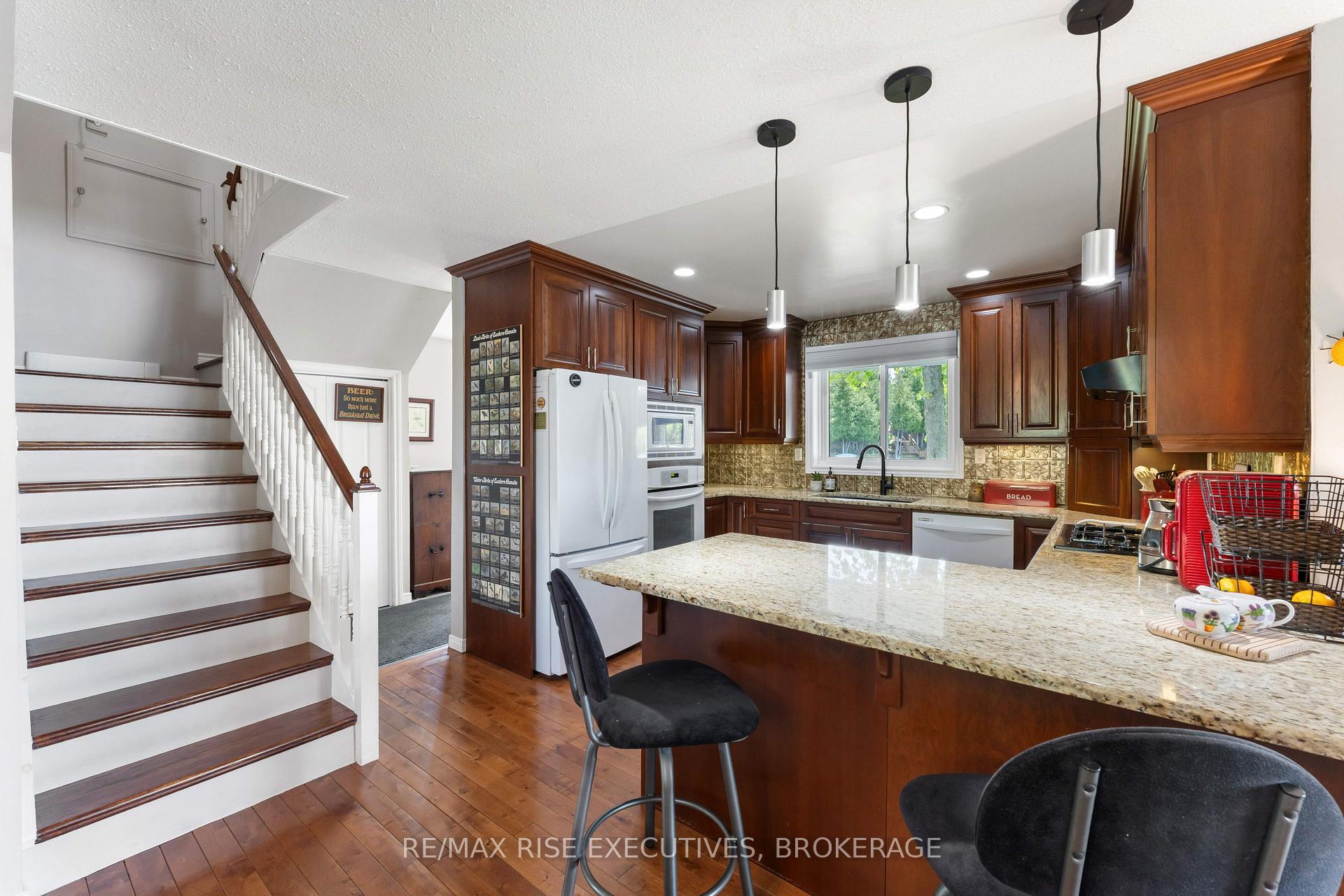 Photo 14 of 1043 Morning Glory Lane, Frontenac, Frontenac South — HOMEH