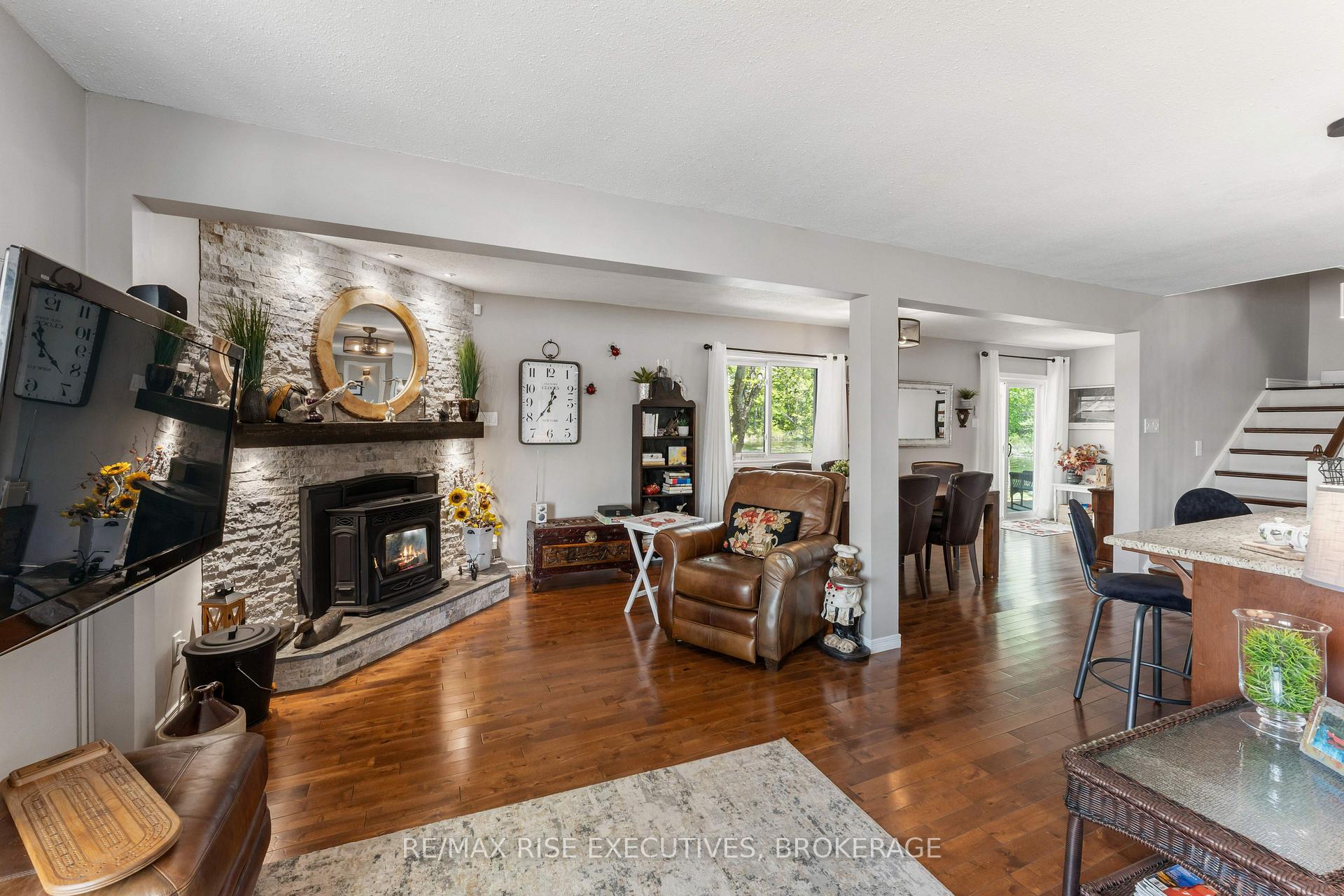 Photo 23 of 1043 Morning Glory Lane, Frontenac, Frontenac South — HOMEH