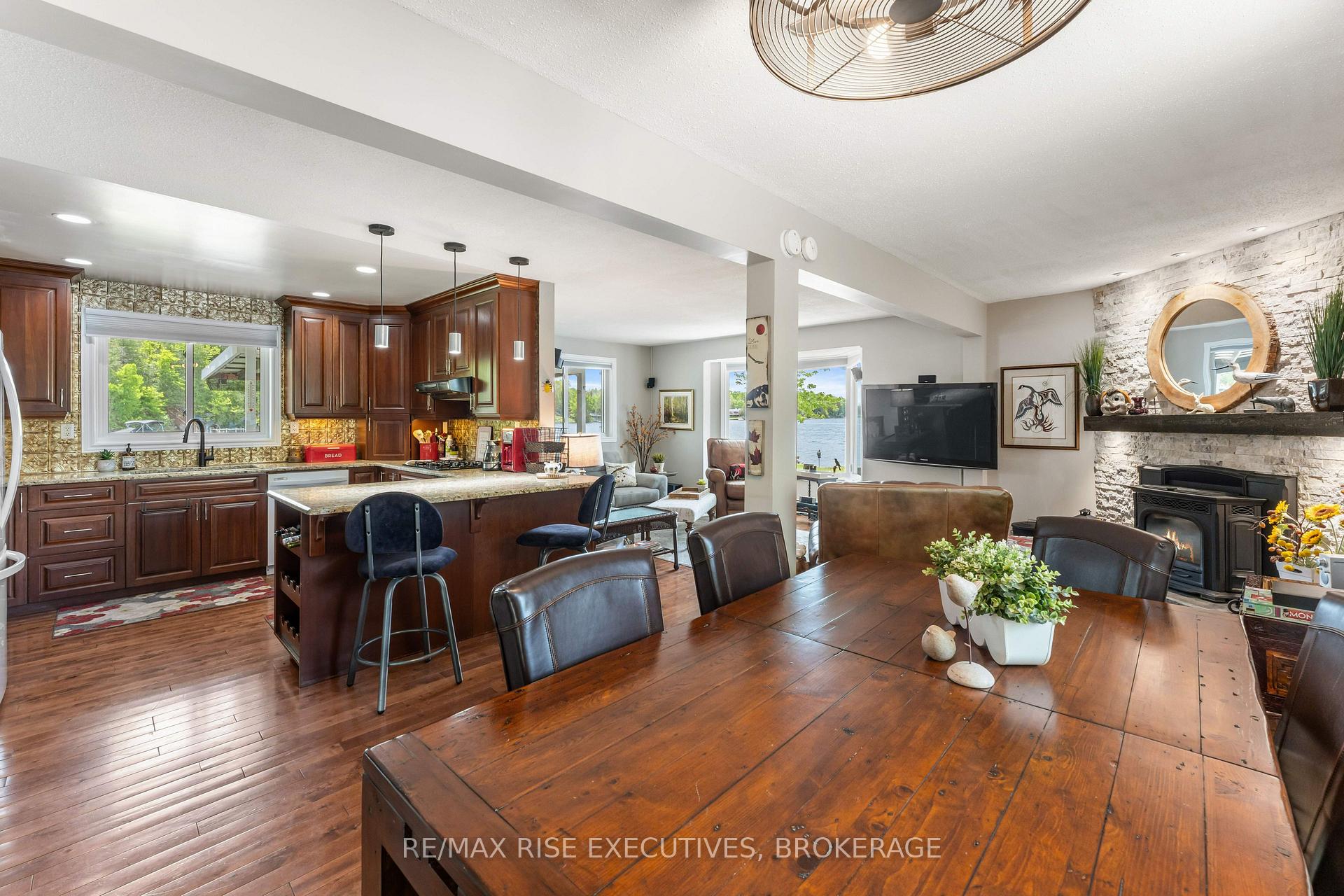 Photo 25 of 1043 Morning Glory Lane, Frontenac, Frontenac South — HOMEH