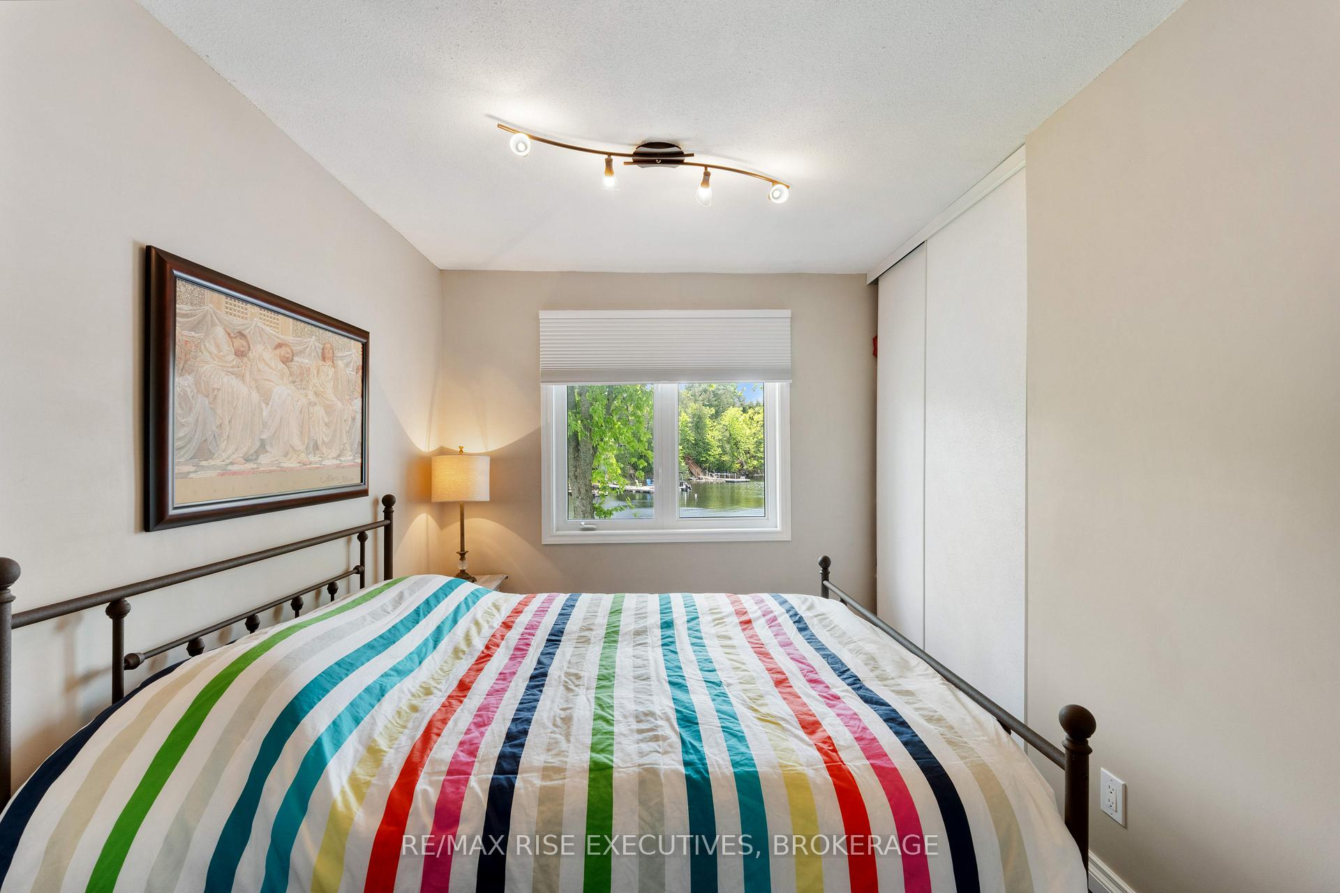 Photo 39 of 1043 Morning Glory Lane, Frontenac, Frontenac South — HOMEH