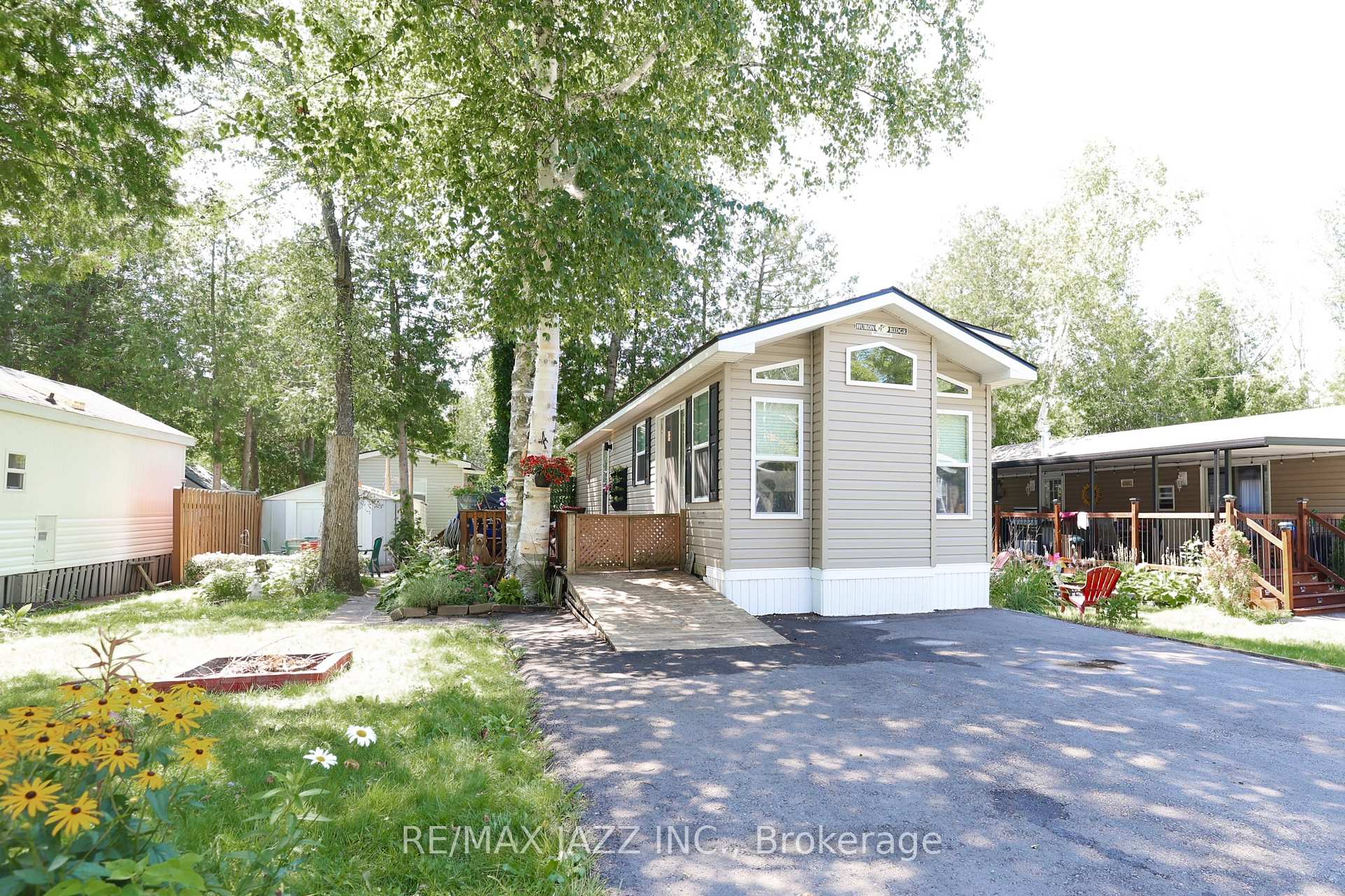Photo 2 of Unit 819, 225 Platten Boulevard, Scugog, Rural Scugog — HOMEH