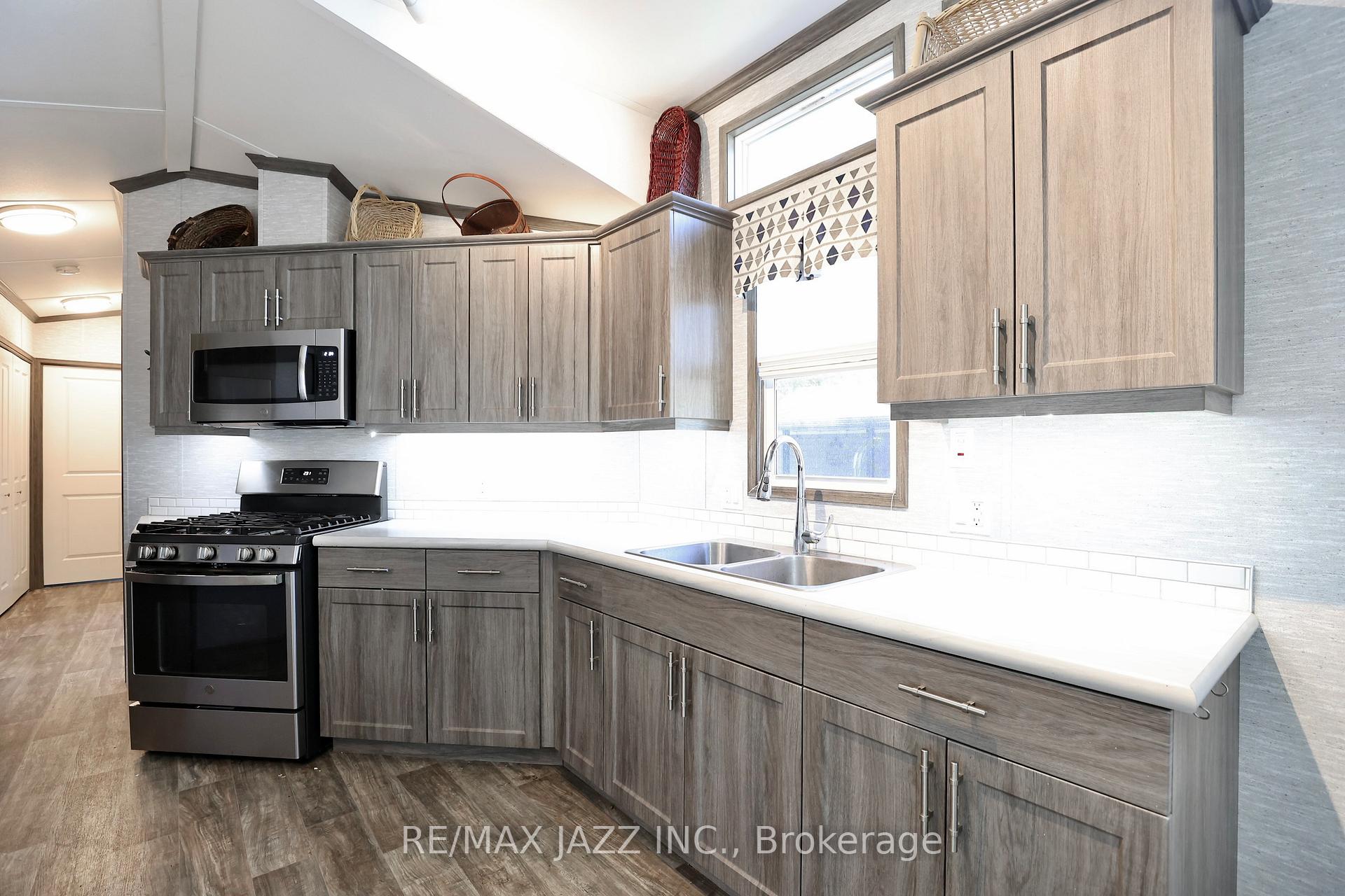 Photo 3 of Unit 819, 225 Platten Boulevard, Scugog, Rural Scugog — HOMEH