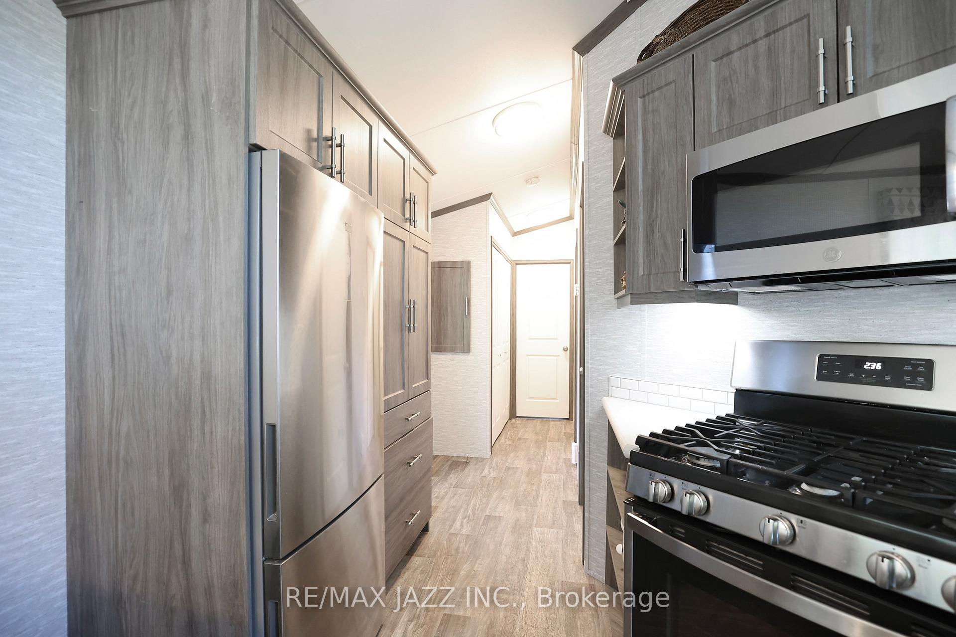 Photo 5 of Unit 819, 225 Platten Boulevard, Scugog, Rural Scugog — HOMEH