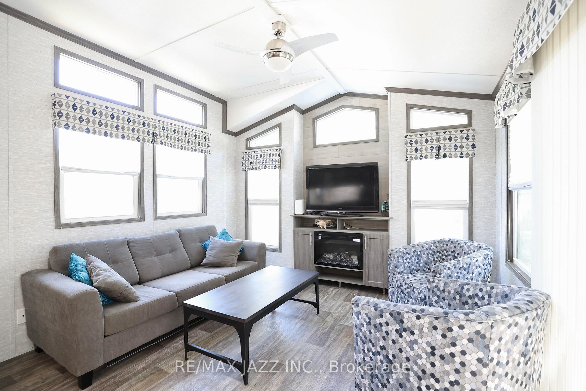 Photo 6 of Unit 819, 225 Platten Boulevard, Scugog, Rural Scugog — HOMEH