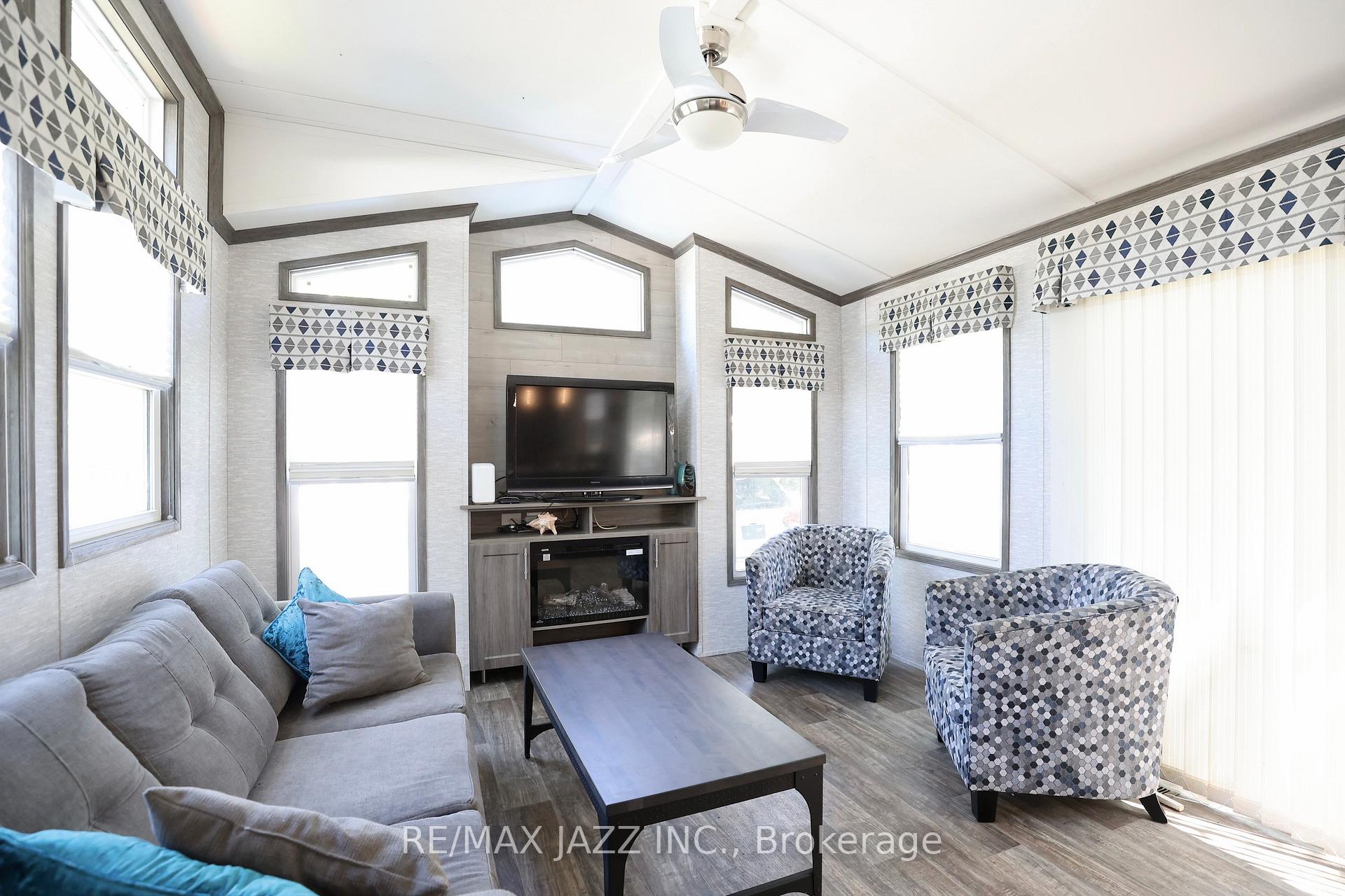 Photo 7 of Unit 819, 225 Platten Boulevard, Scugog, Rural Scugog — HOMEH