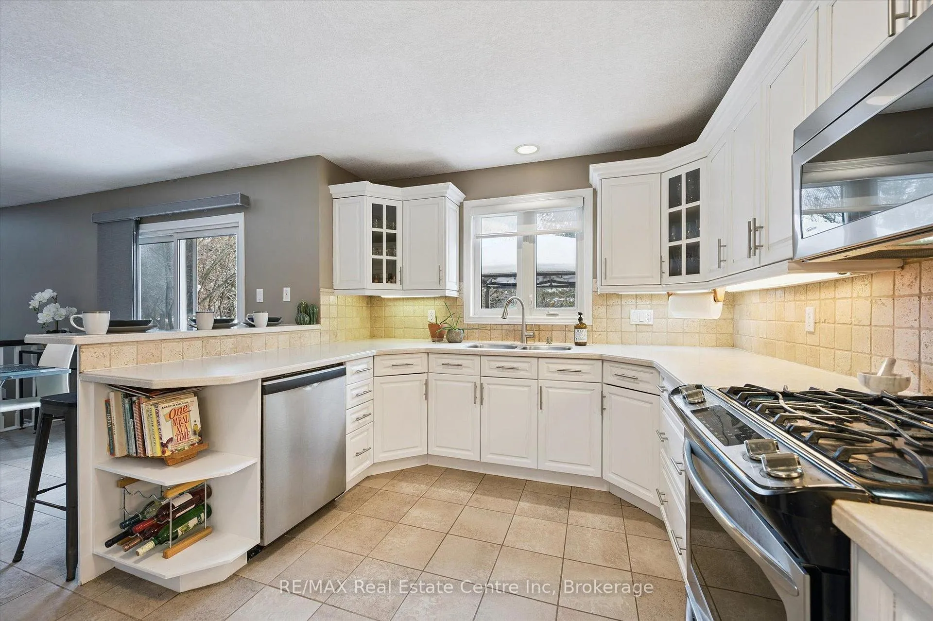 Photo 6 of 159 Summerfield Drive, Guelph, Pineridge/Westminster Woods — HOMEH