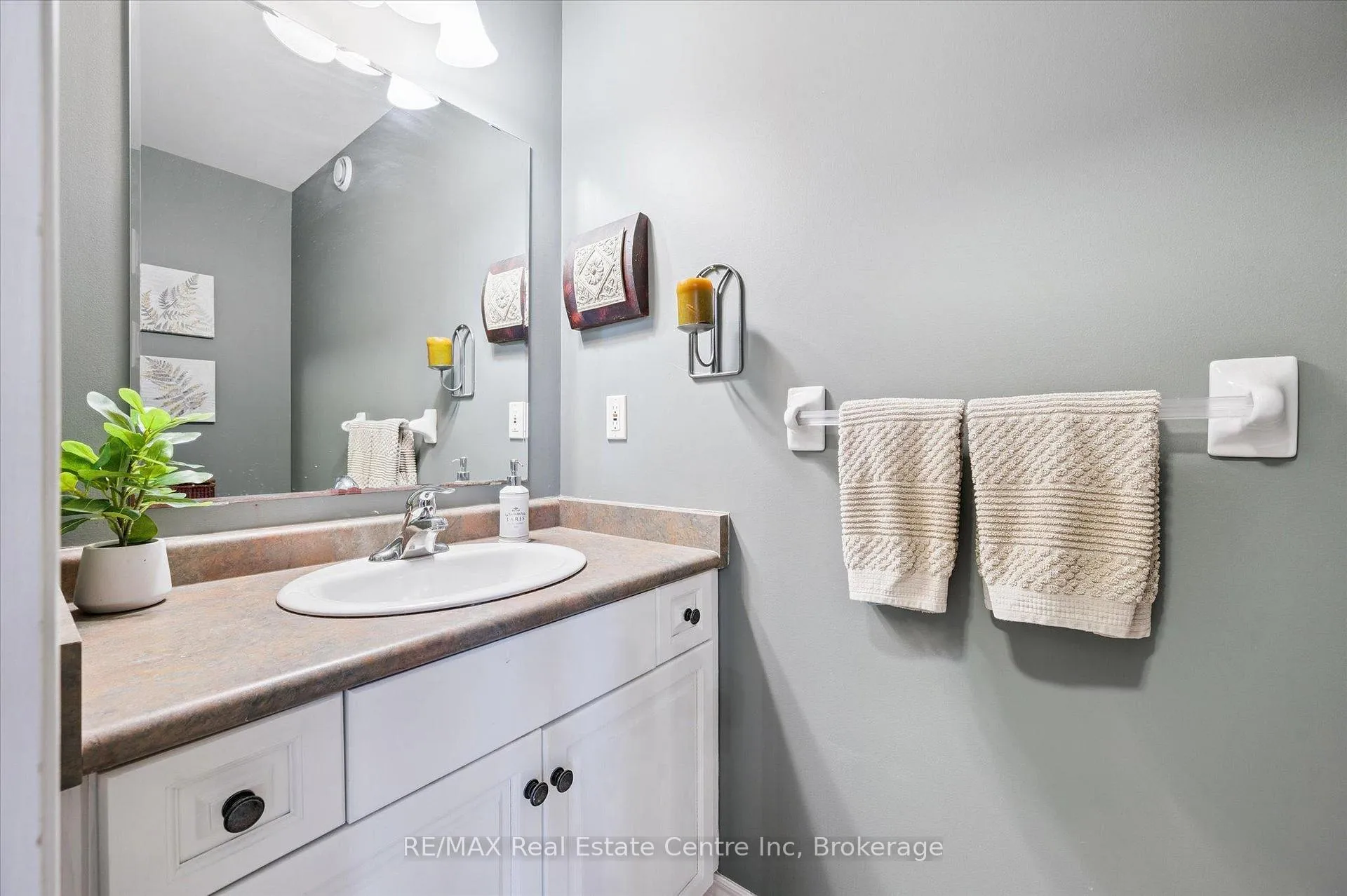 Photo 11 of 159 Summerfield Drive, Guelph, Pineridge/Westminster Woods — HOMEH