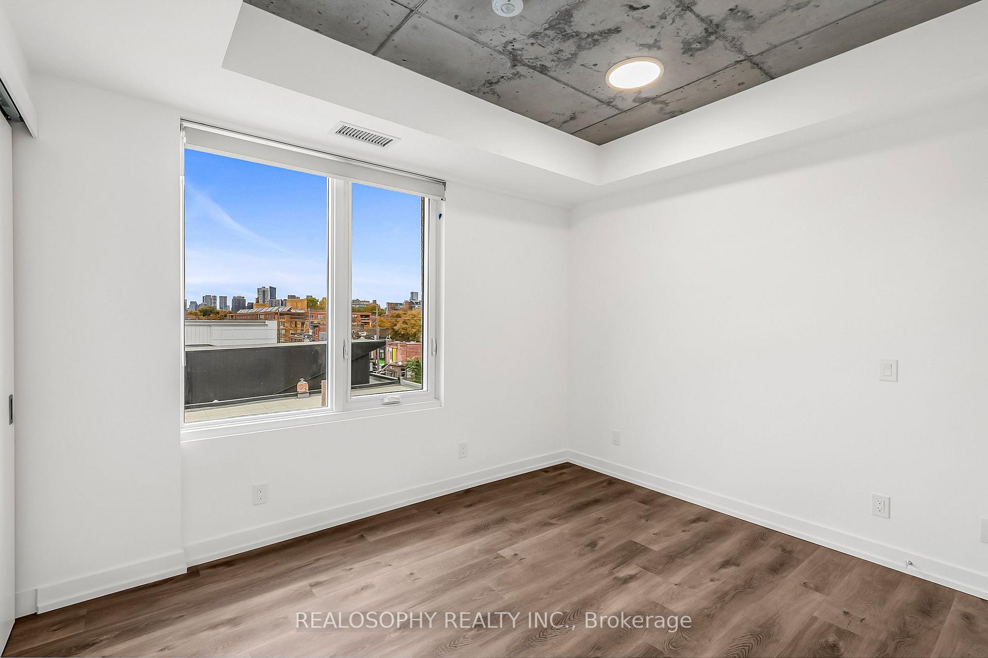 Photo 6 of Unit 402, 115 Larchmount Avenue, Toronto, South Riverdale — HOMEH