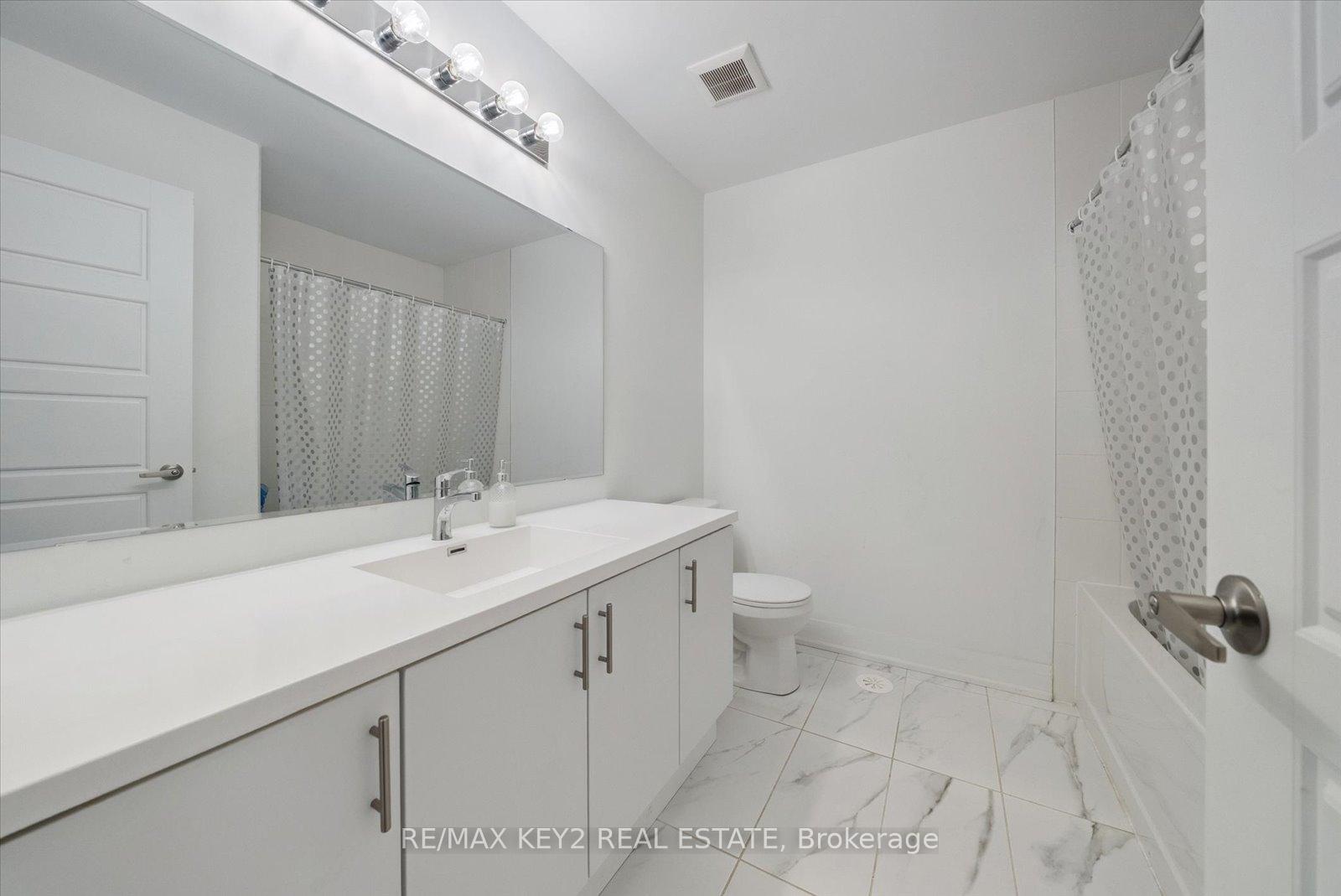 Photo 52 of 8 Calloway Way, Whitby, Downtown Whitby — HOMEH