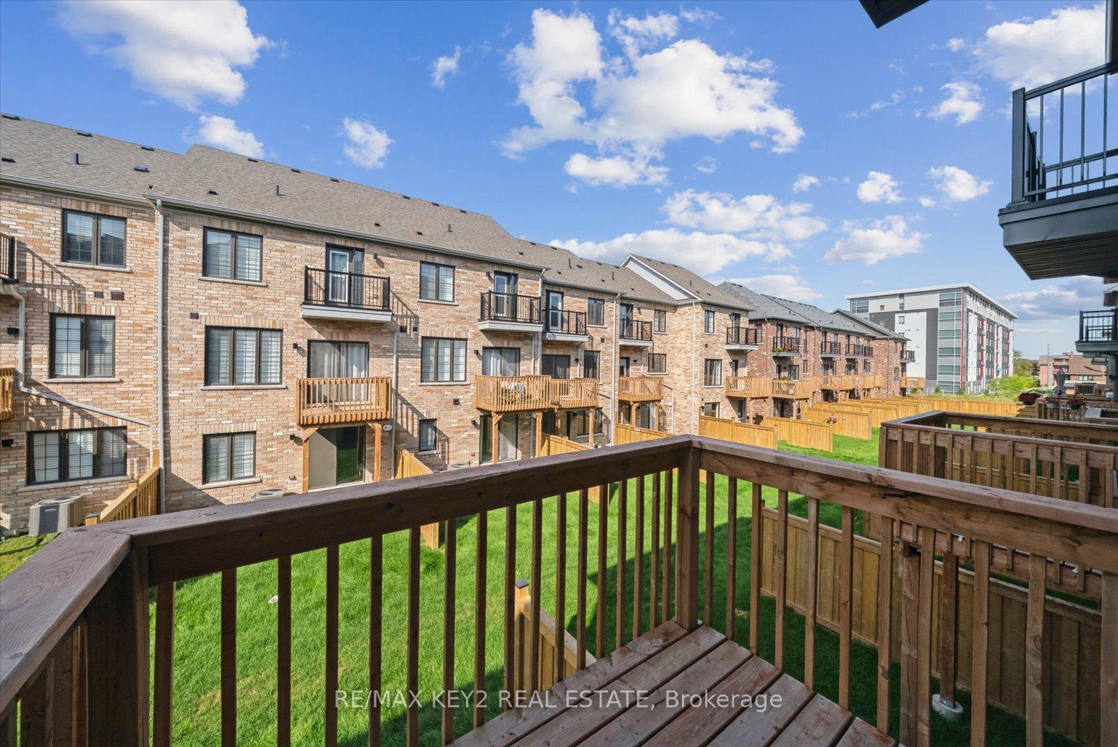 Photo 58 of 8 Calloway Way, Whitby, Downtown Whitby — HOMEH
