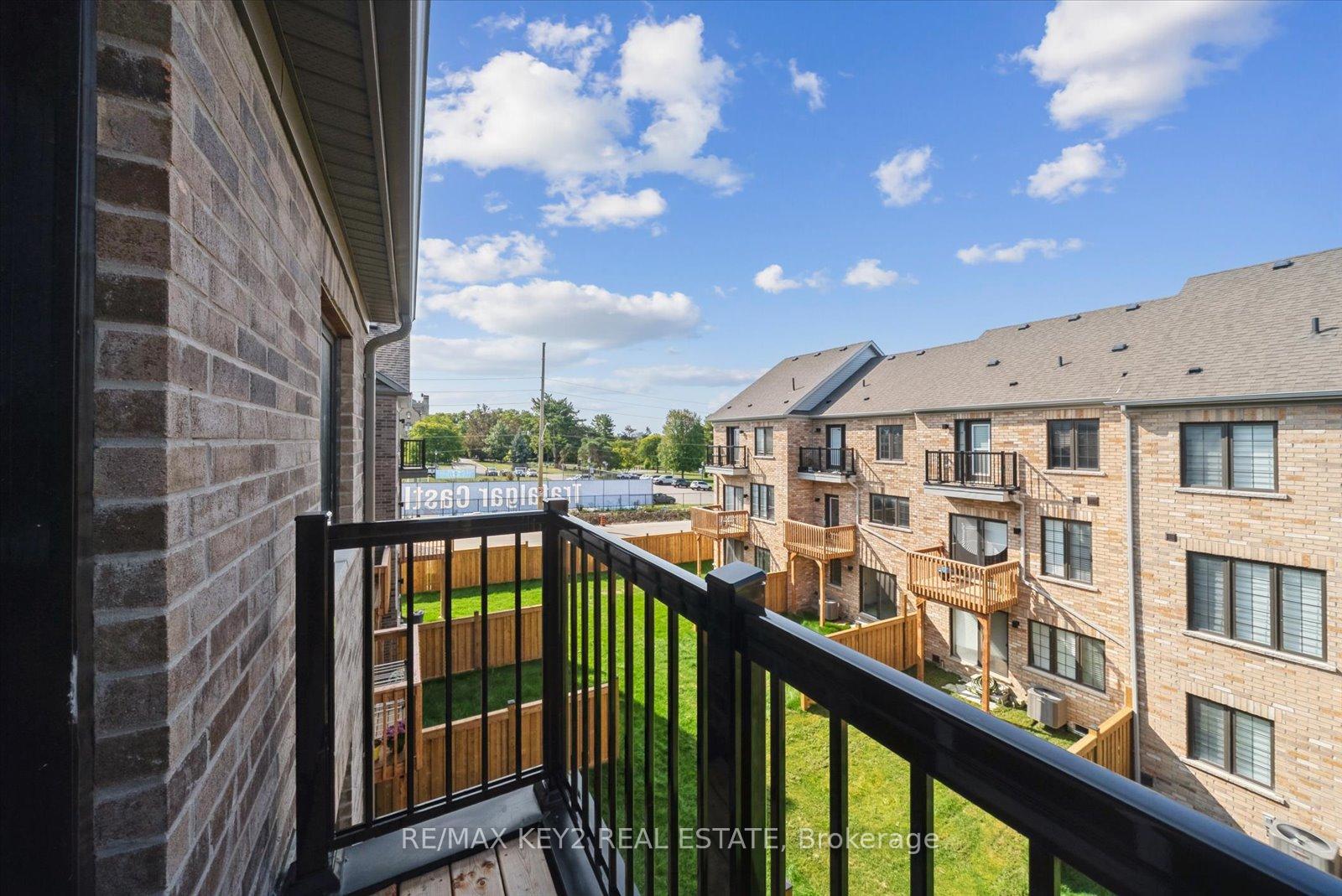 Photo 44 of 8 Calloway Way, Whitby, Downtown Whitby — HOMEH