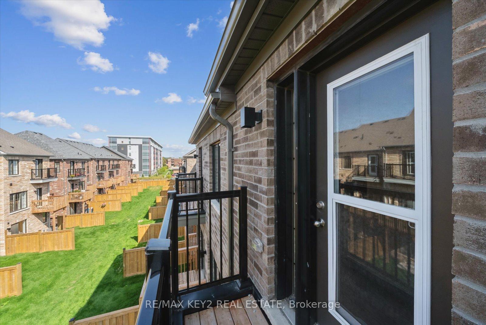 Photo 45 of 8 Calloway Way, Whitby, Downtown Whitby — HOMEH