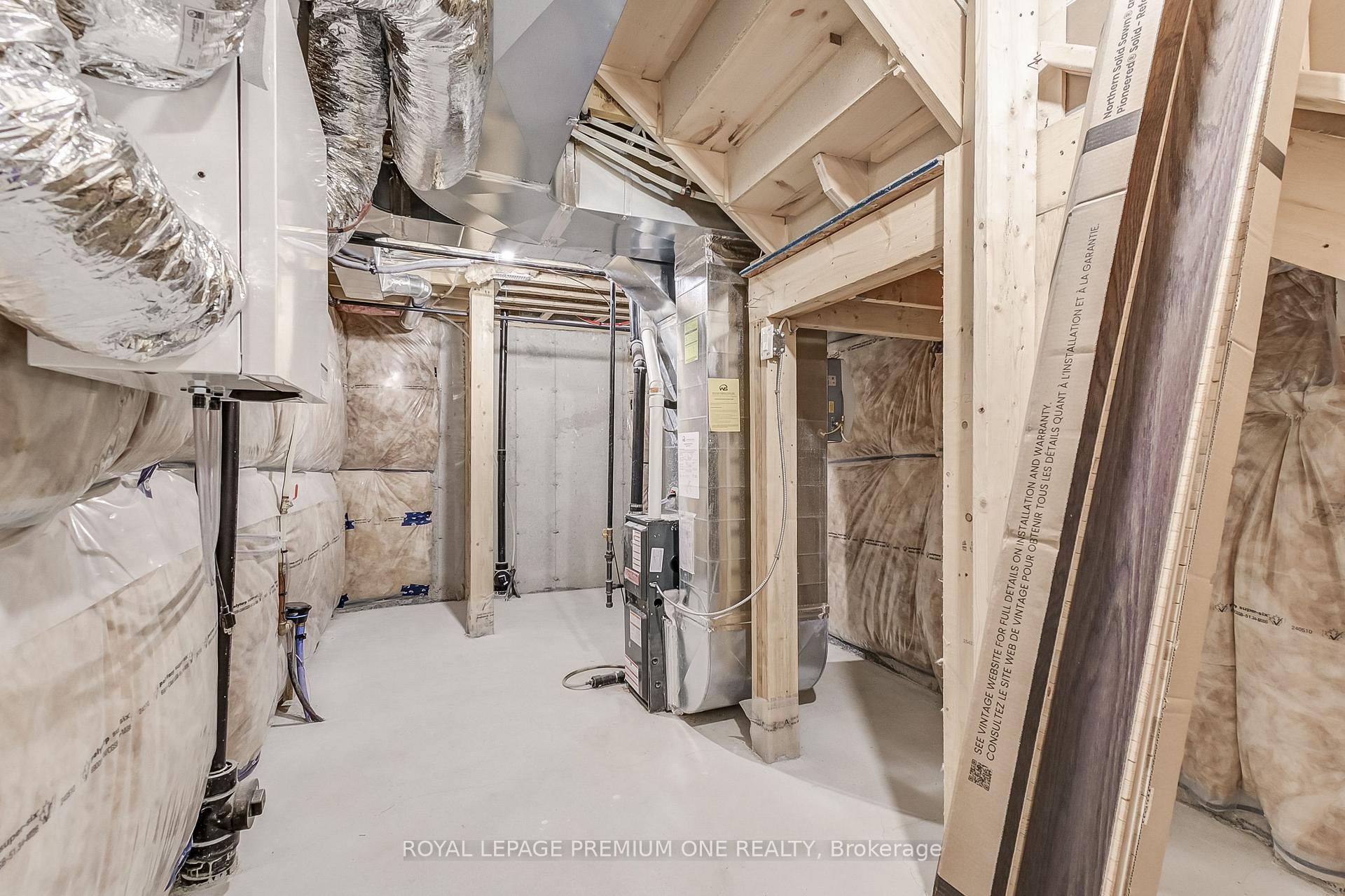 Photo 9 of 114 Thule Street N, Vaughan, Vellore Village — HOMEH