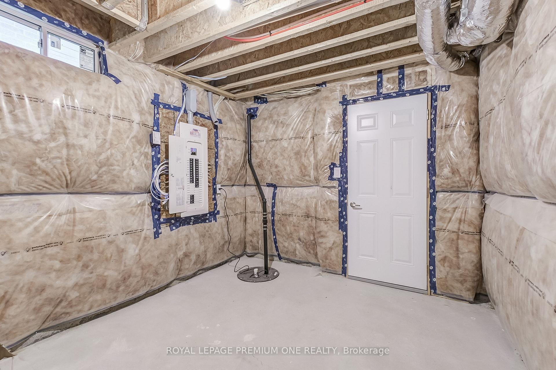 Photo 10 of 114 Thule Street N, Vaughan, Vellore Village — HOMEH