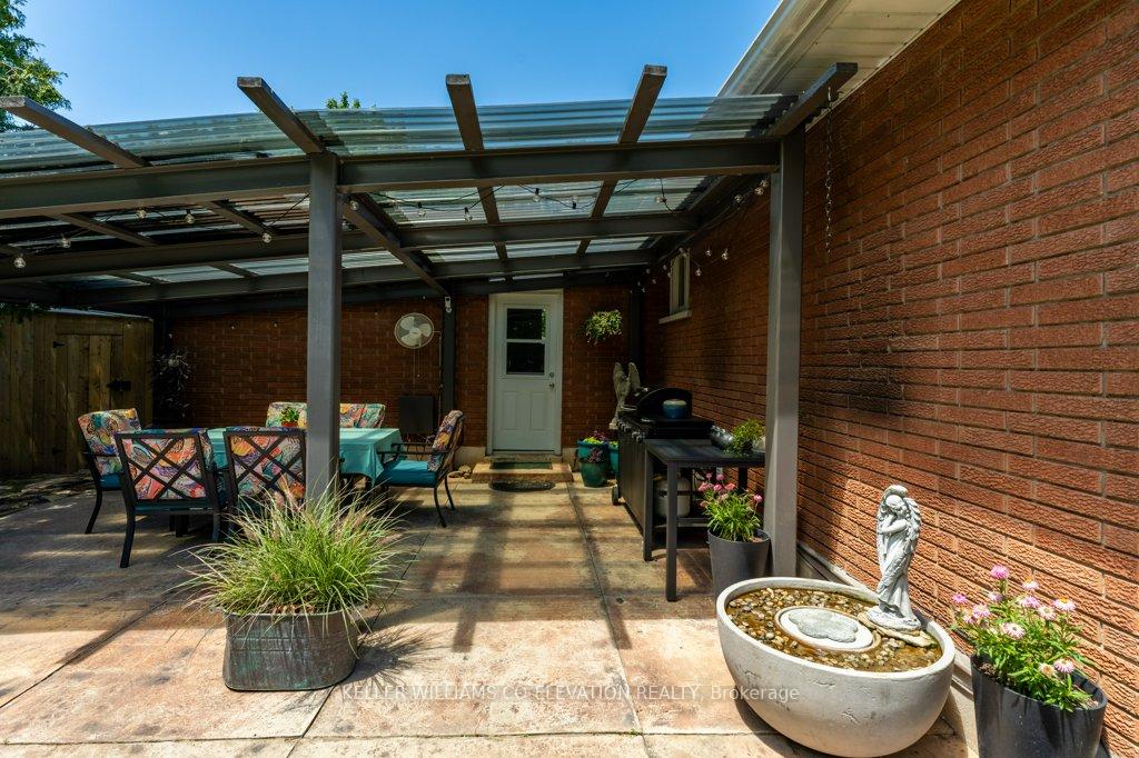 Photo 10 of 8 Ramlee Road, St. Catharines, Vine/Linwell — HOMEH