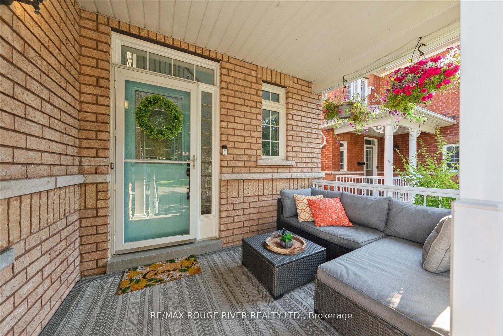 Photo 4 of 11 Helston Crescent, Whitby, Brooklin — HOMEH