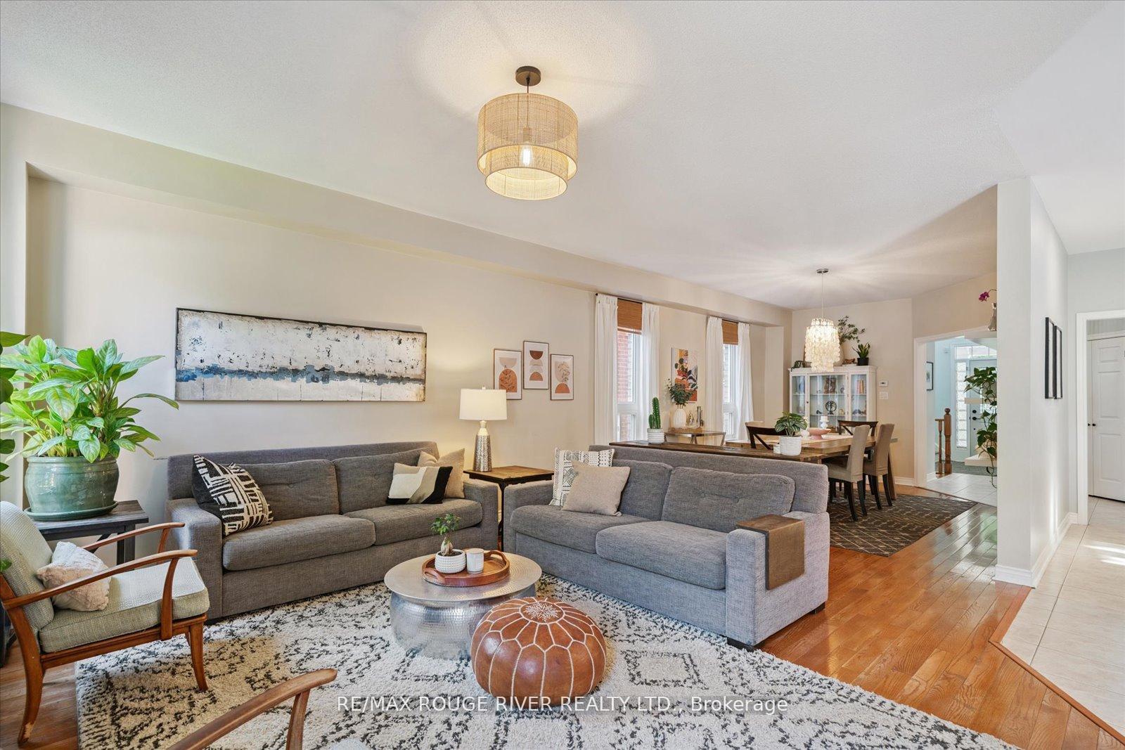 Photo 13 of 11 Helston Crescent, Whitby, Brooklin — HOMEH