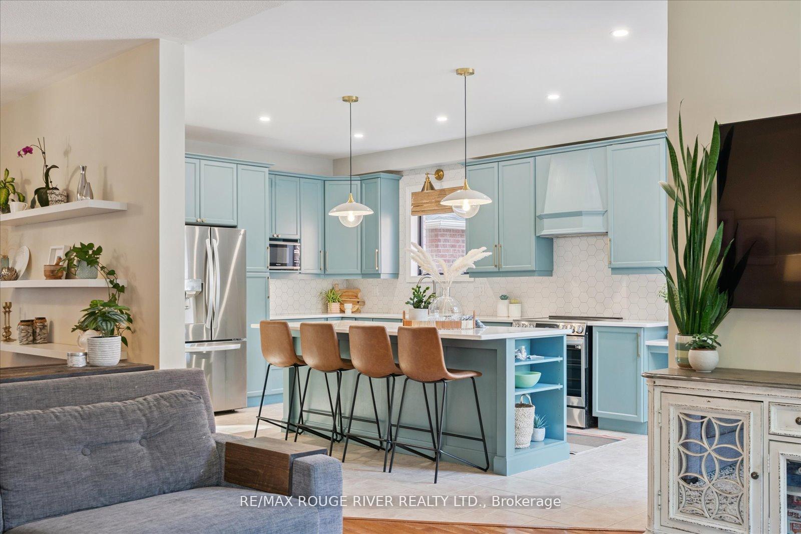 Photo 15 of 11 Helston Crescent, Whitby, Brooklin — HOMEH