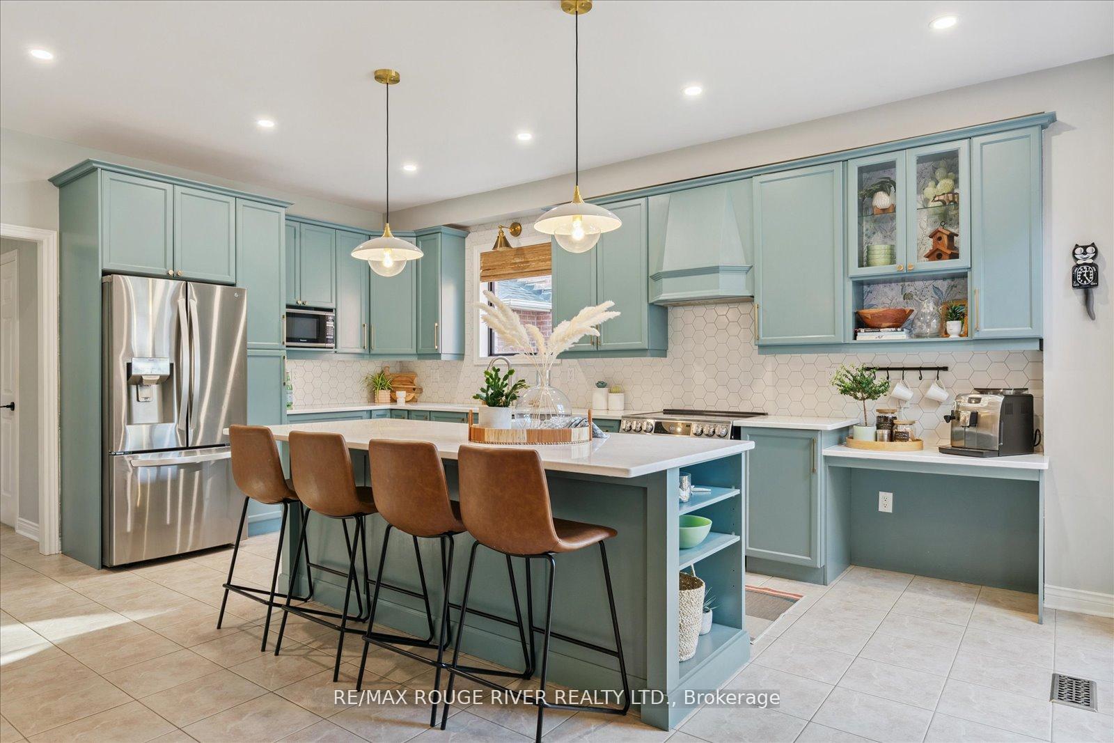 Photo 16 of 11 Helston Crescent, Whitby, Brooklin — HOMEH