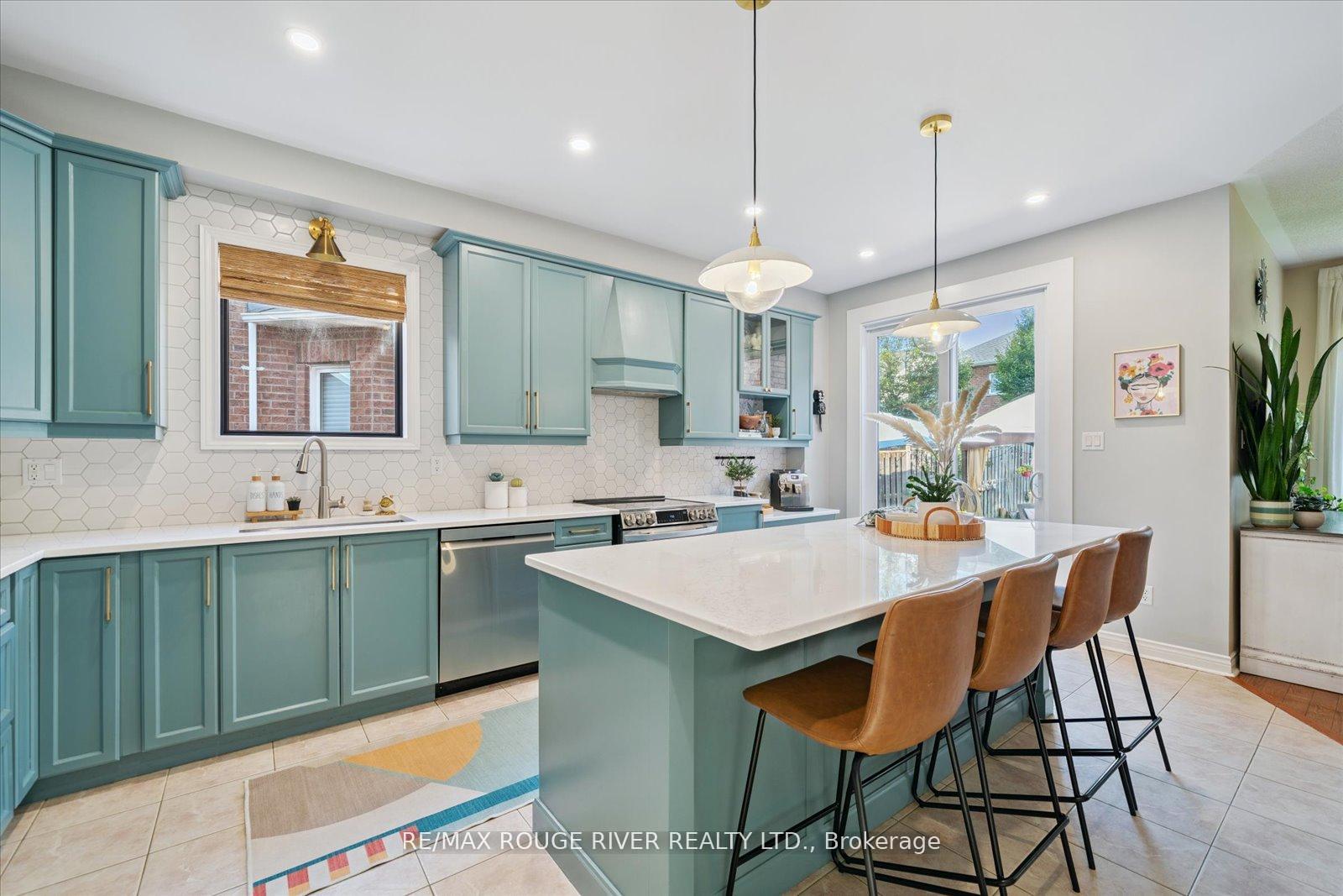 Photo 18 of 11 Helston Crescent, Whitby, Brooklin — HOMEH