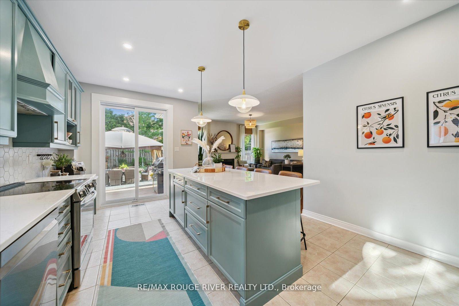 Photo 20 of 11 Helston Crescent, Whitby, Brooklin — HOMEH