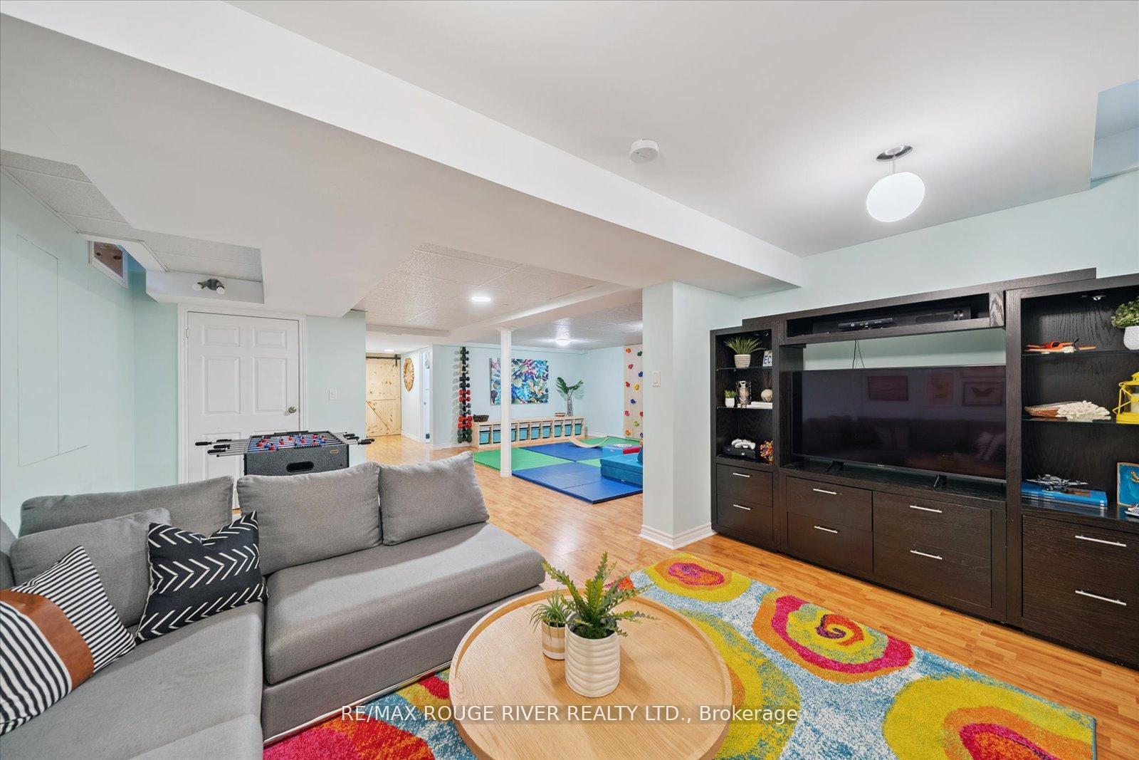 Photo 39 of 11 Helston Crescent, Whitby, Brooklin — HOMEH