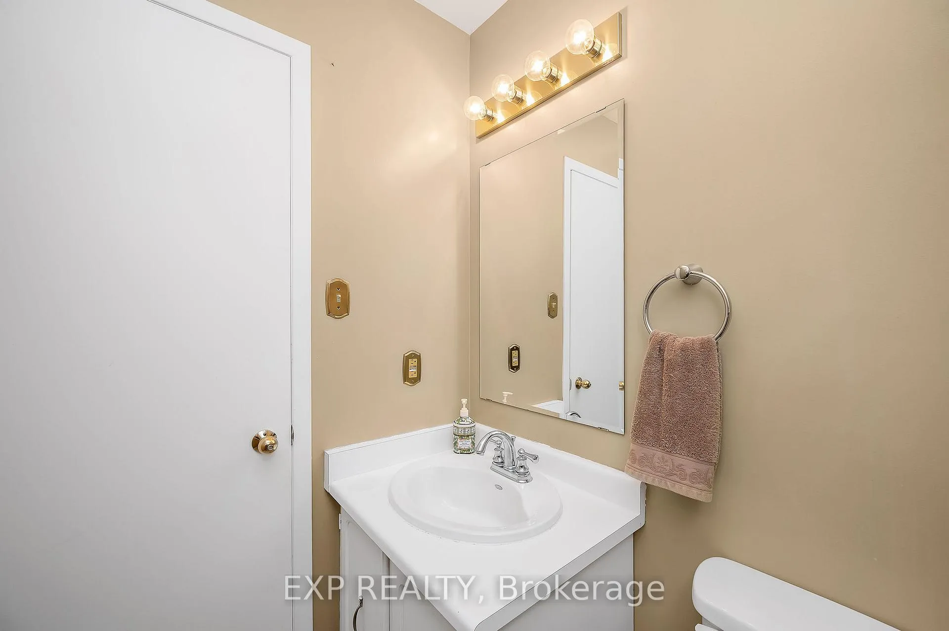 Photo 209 of 44 Wexford Road, Brampton, Heart Lake West — HOMEH