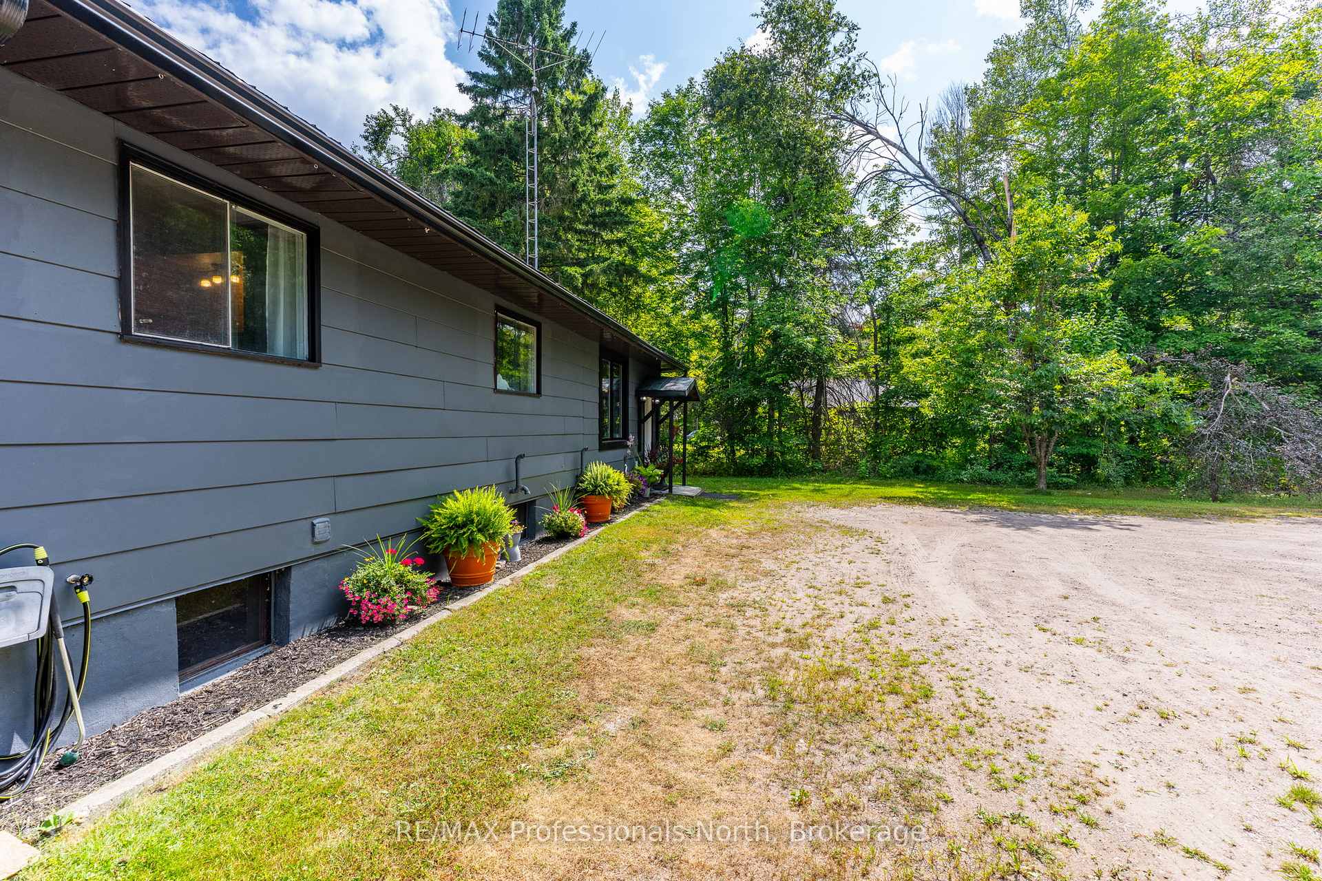Photo 2 of 3866 Deep Bay Road, Minden Hills, Lutterworth — HOMEH