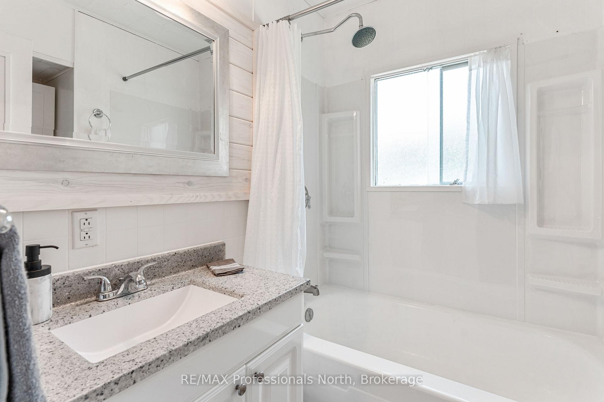 Photo 19 of 3866 Deep Bay Road, Minden Hills, Lutterworth — HOMEH