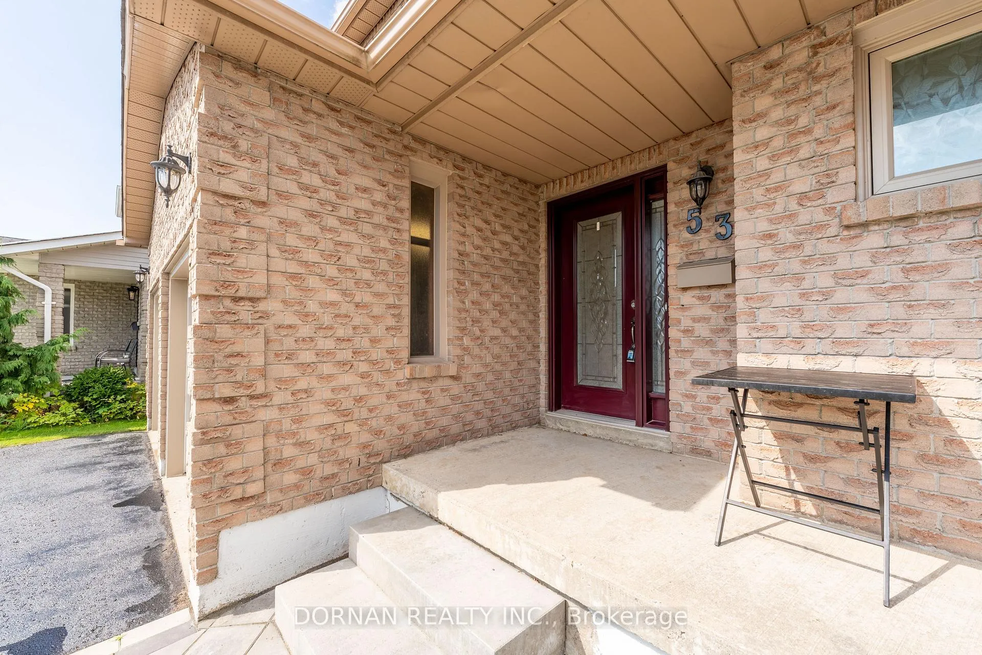 Photo 4 of 53 Lyndale Crescent, Clarington, Courtice — HOMEH