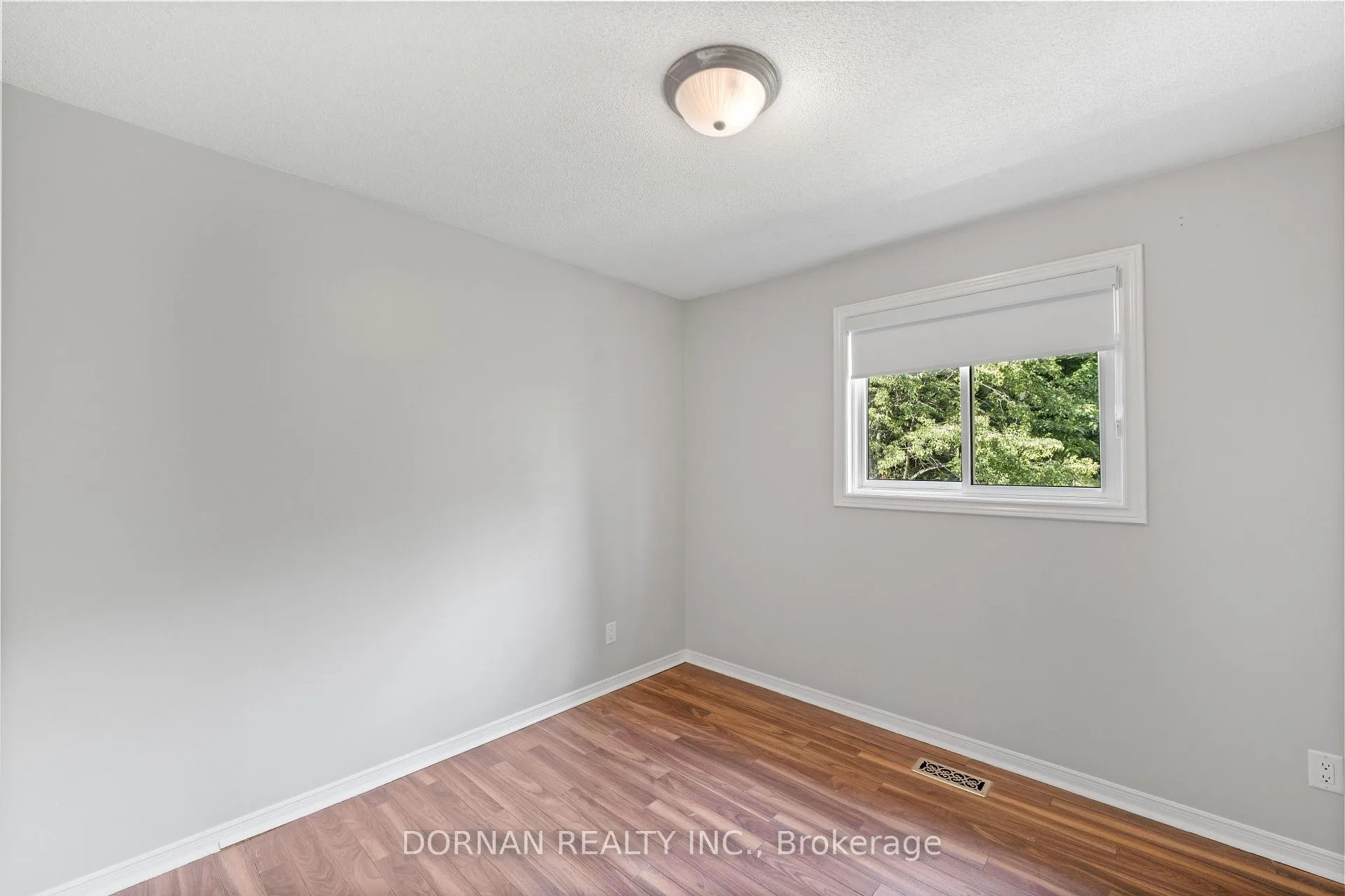Photo 21 of 53 Lyndale Crescent, Clarington, Courtice — HOMEH