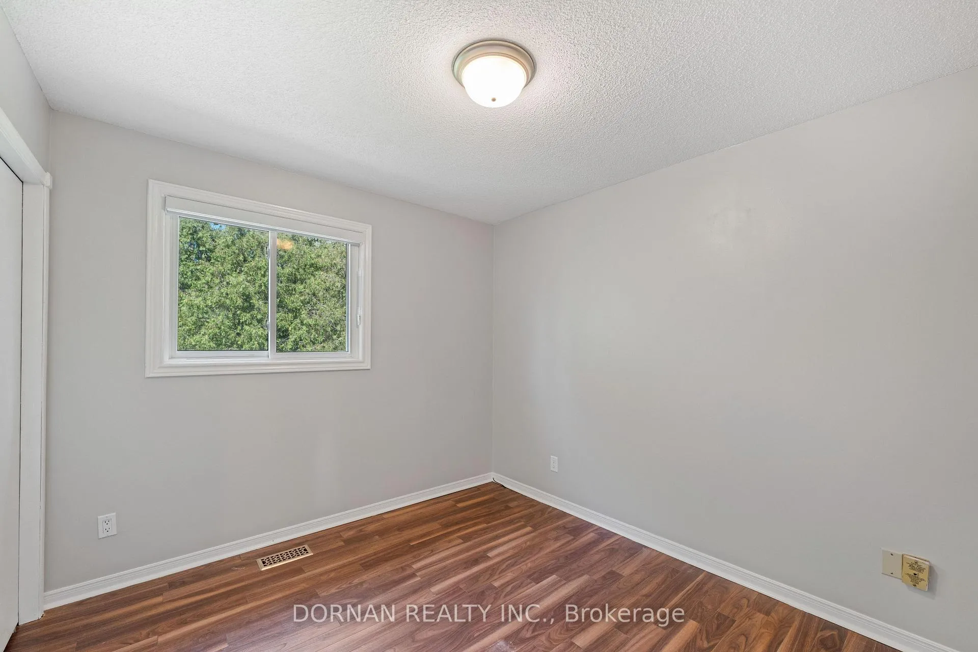 Photo 22 of 53 Lyndale Crescent, Clarington, Courtice — HOMEH