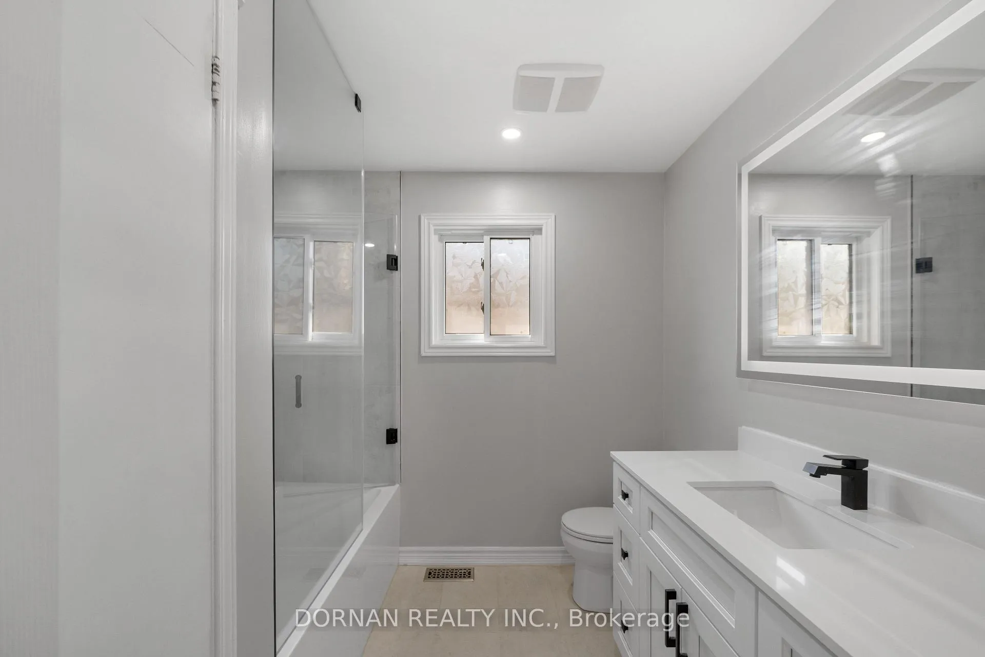 Photo 24 of 53 Lyndale Crescent, Clarington, Courtice — HOMEH