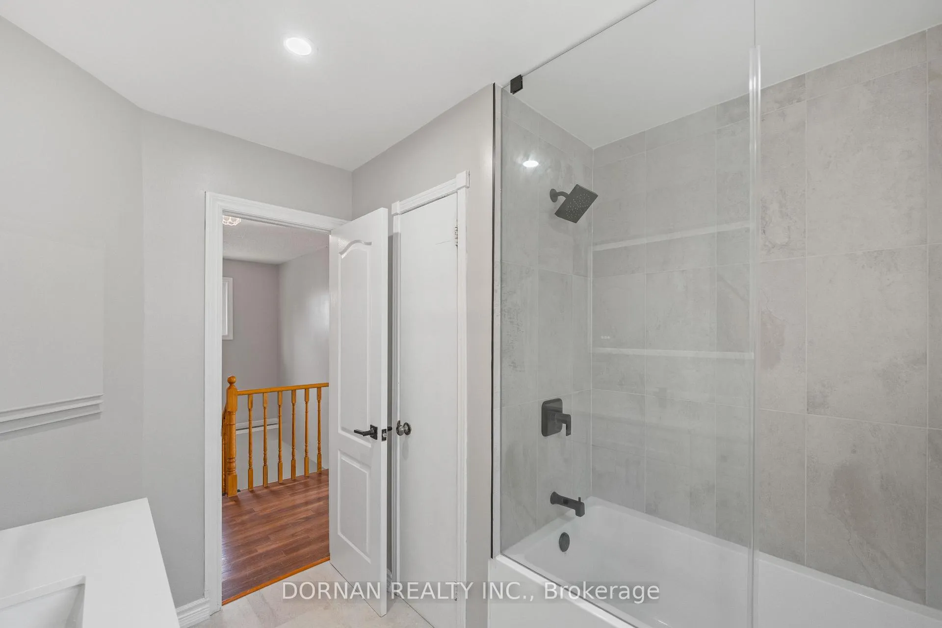 Photo 25 of 53 Lyndale Crescent, Clarington, Courtice — HOMEH