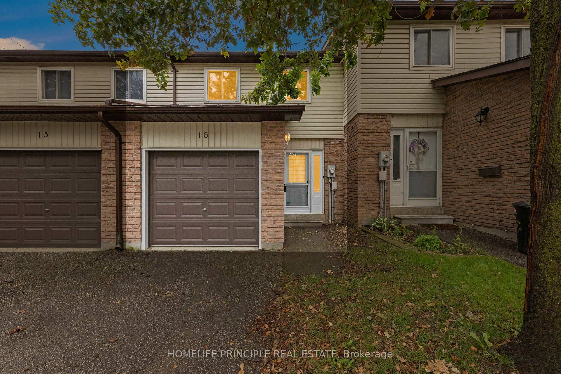Photo 1 of Unit 16, 261 Rose Street, Barrie, Wellington — HOMEH