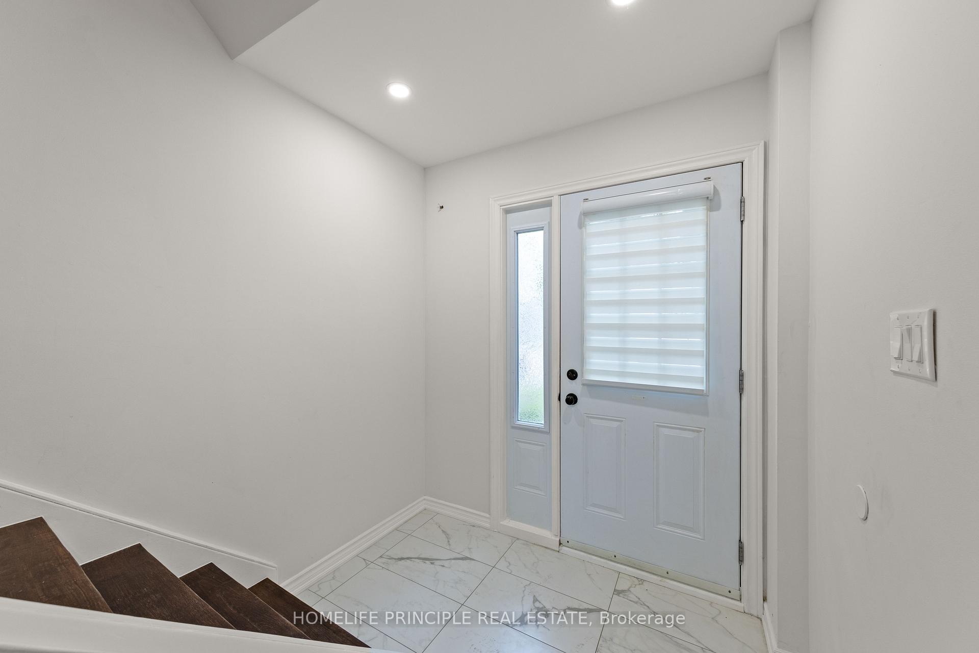 Photo 4 of Unit 16, 261 Rose Street, Barrie, Wellington — HOMEH