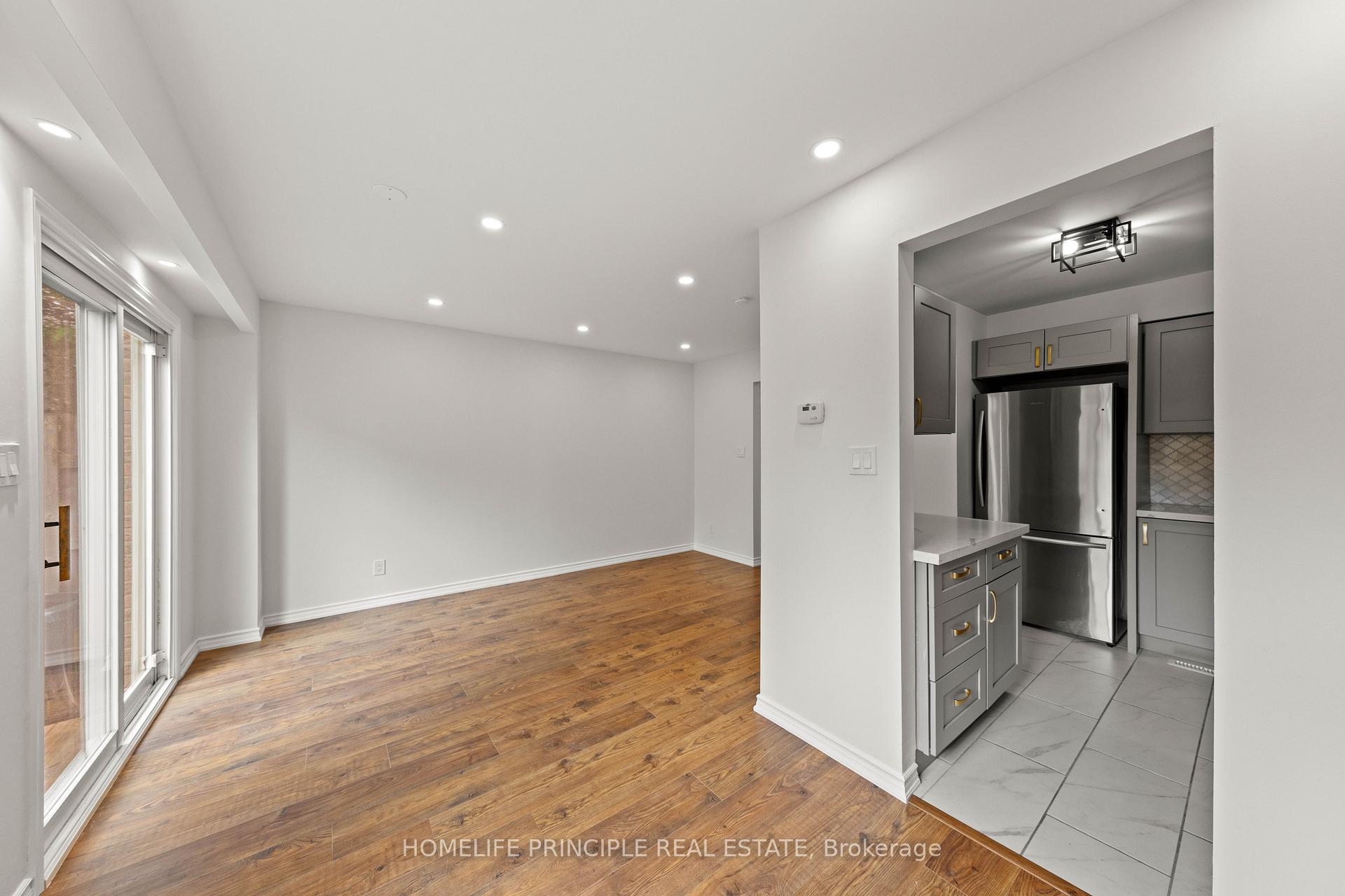 Photo 10 of Unit 16, 261 Rose Street, Barrie, Wellington — HOMEH