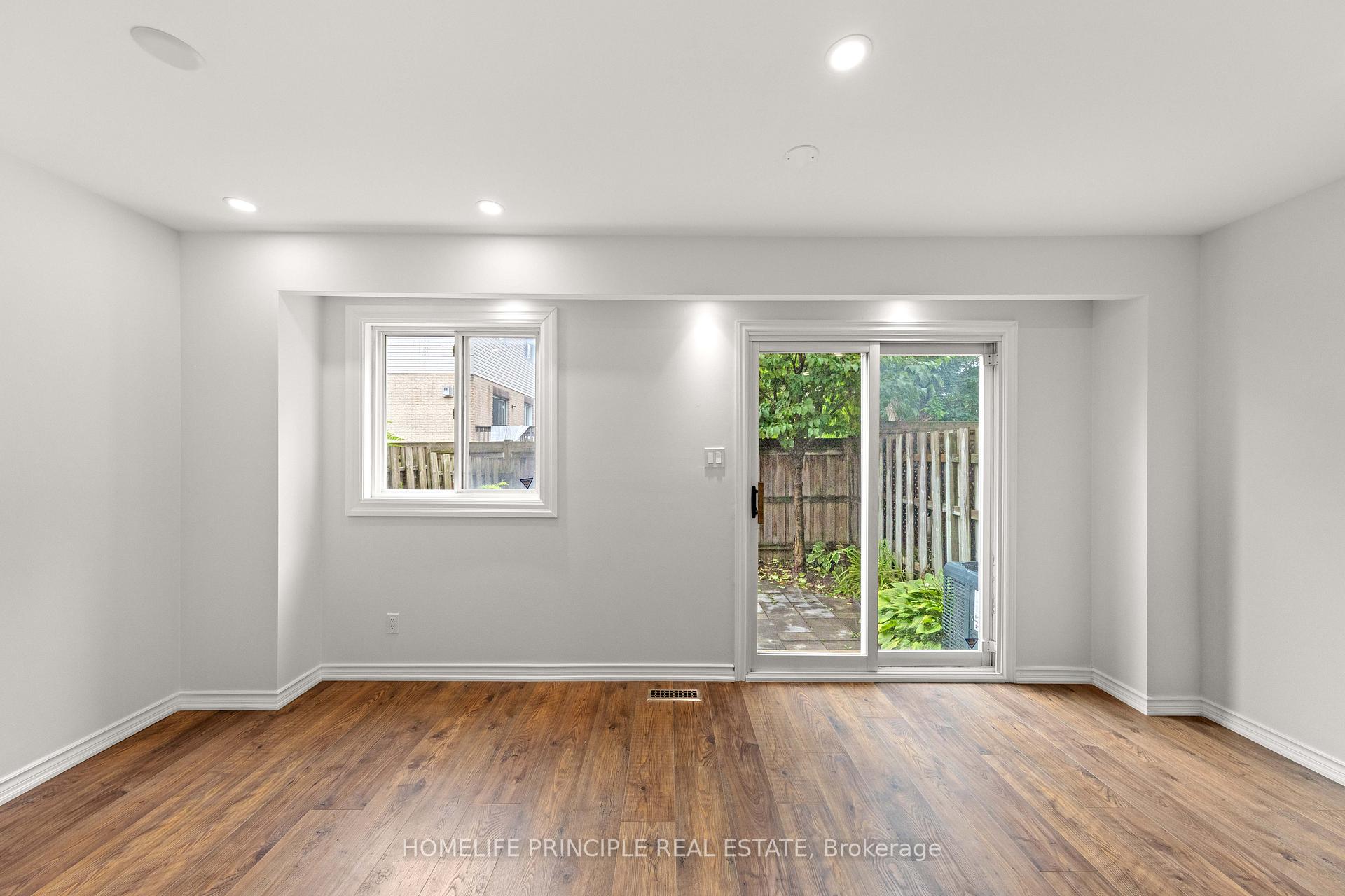 Photo 11 of Unit 16, 261 Rose Street, Barrie, Wellington — HOMEH