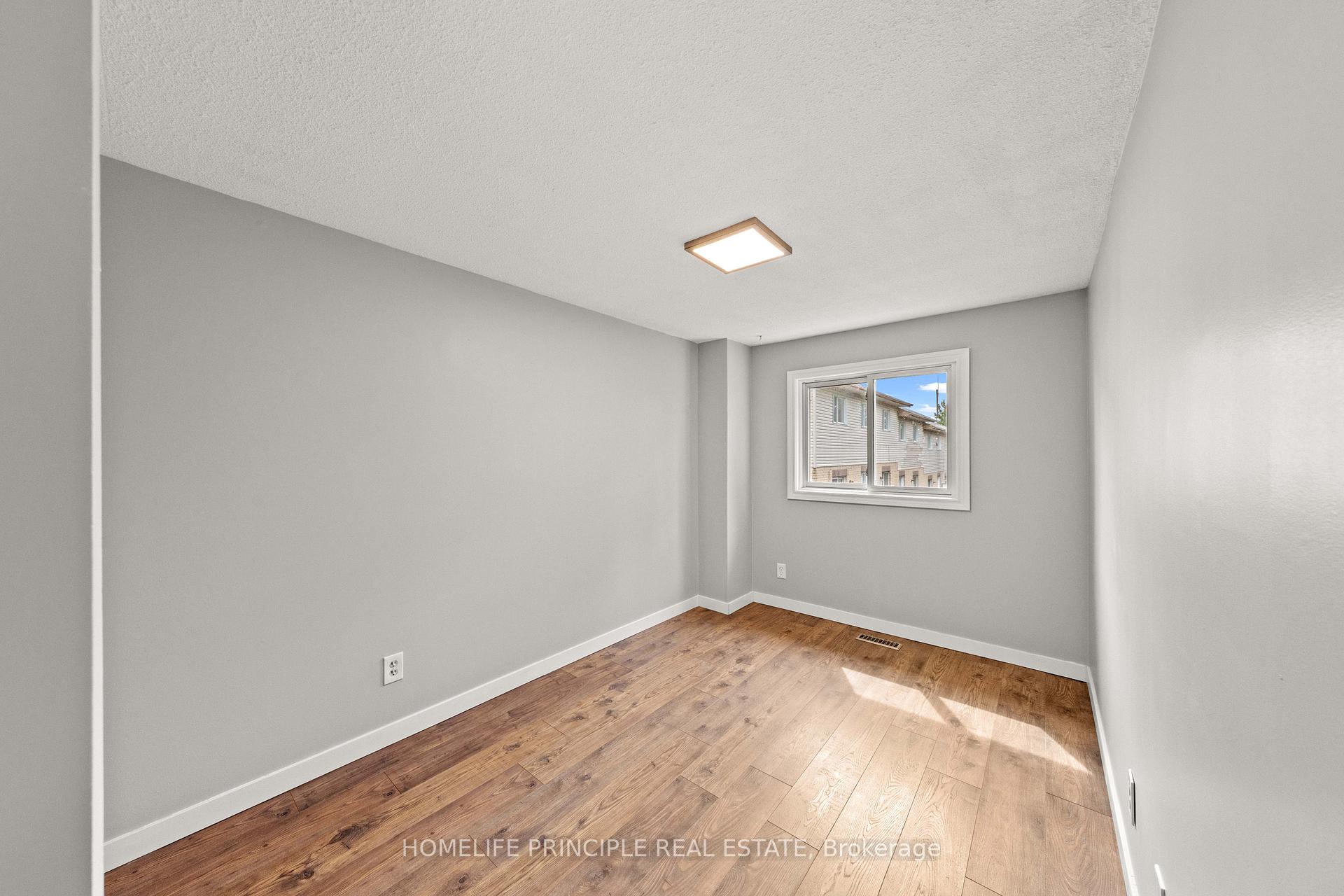 Photo 23 of Unit 16, 261 Rose Street, Barrie, Wellington — HOMEH