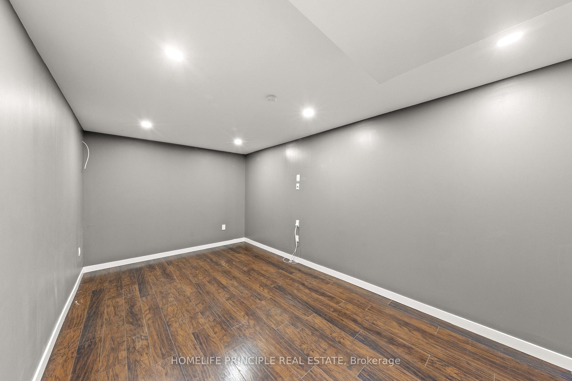 Photo 32 of Unit 16, 261 Rose Street, Barrie, Wellington — HOMEH