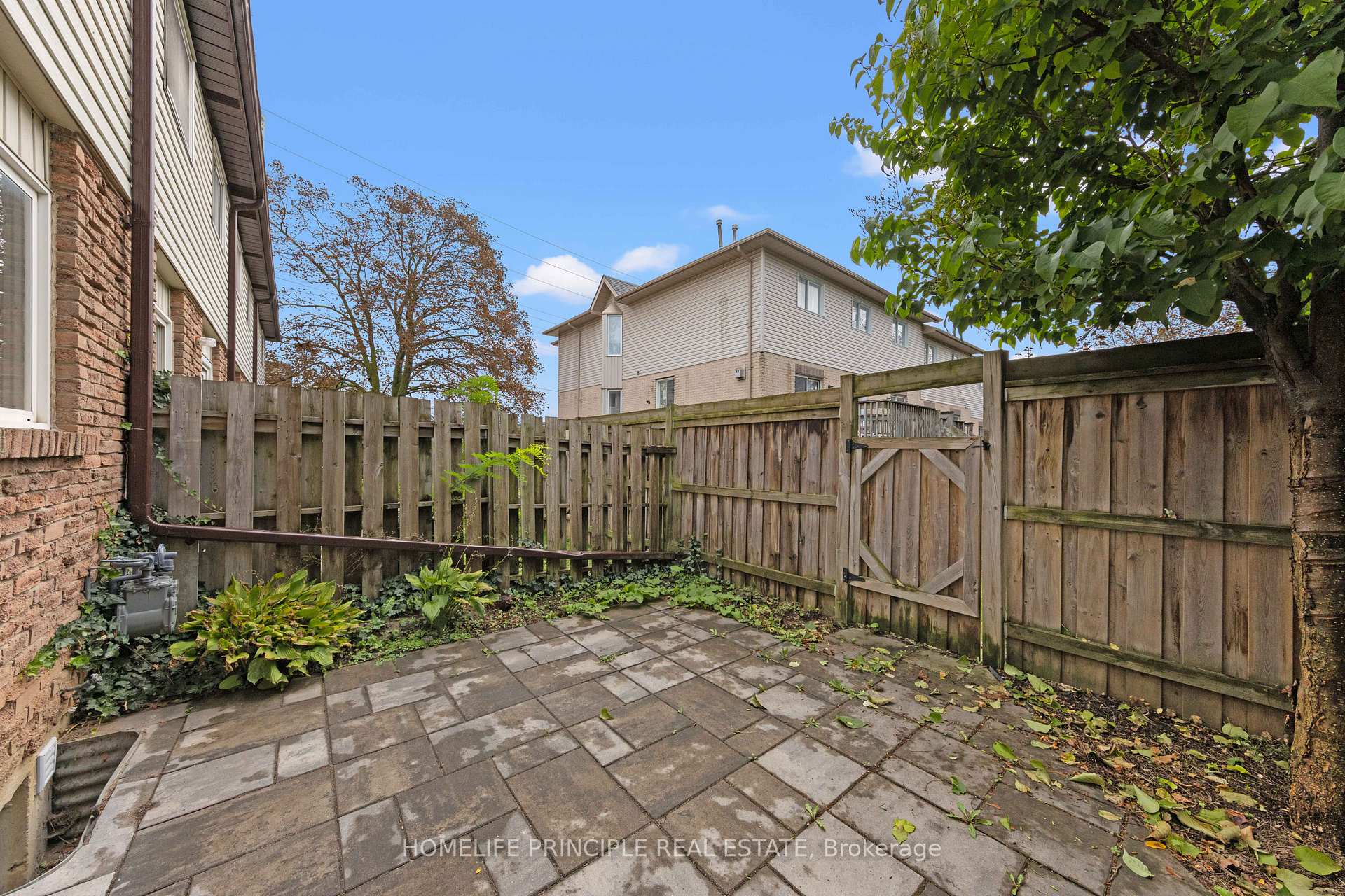 Photo 35 of Unit 16, 261 Rose Street, Barrie, Wellington — HOMEH