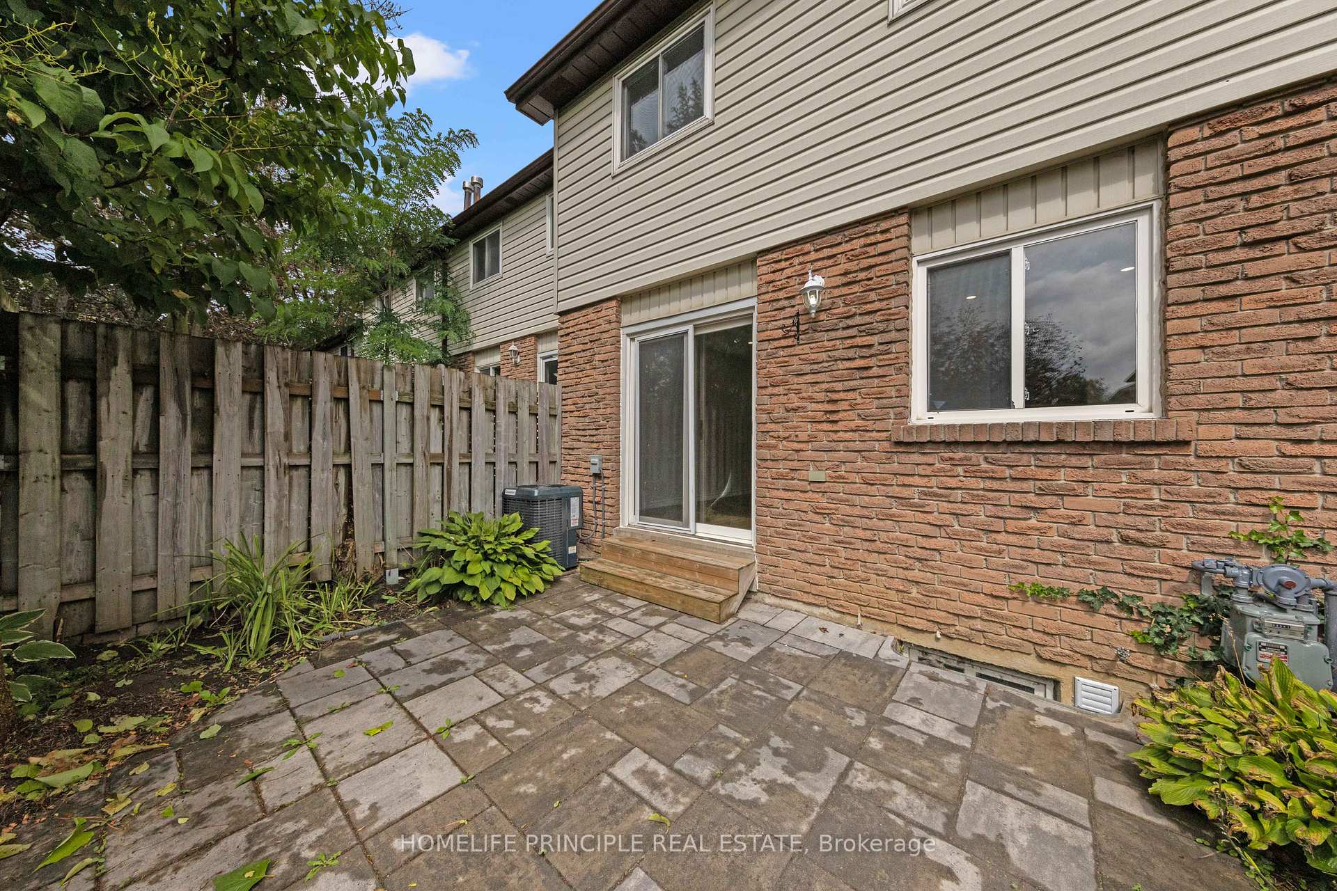 Photo 38 of Unit 16, 261 Rose Street, Barrie, Wellington — HOMEH