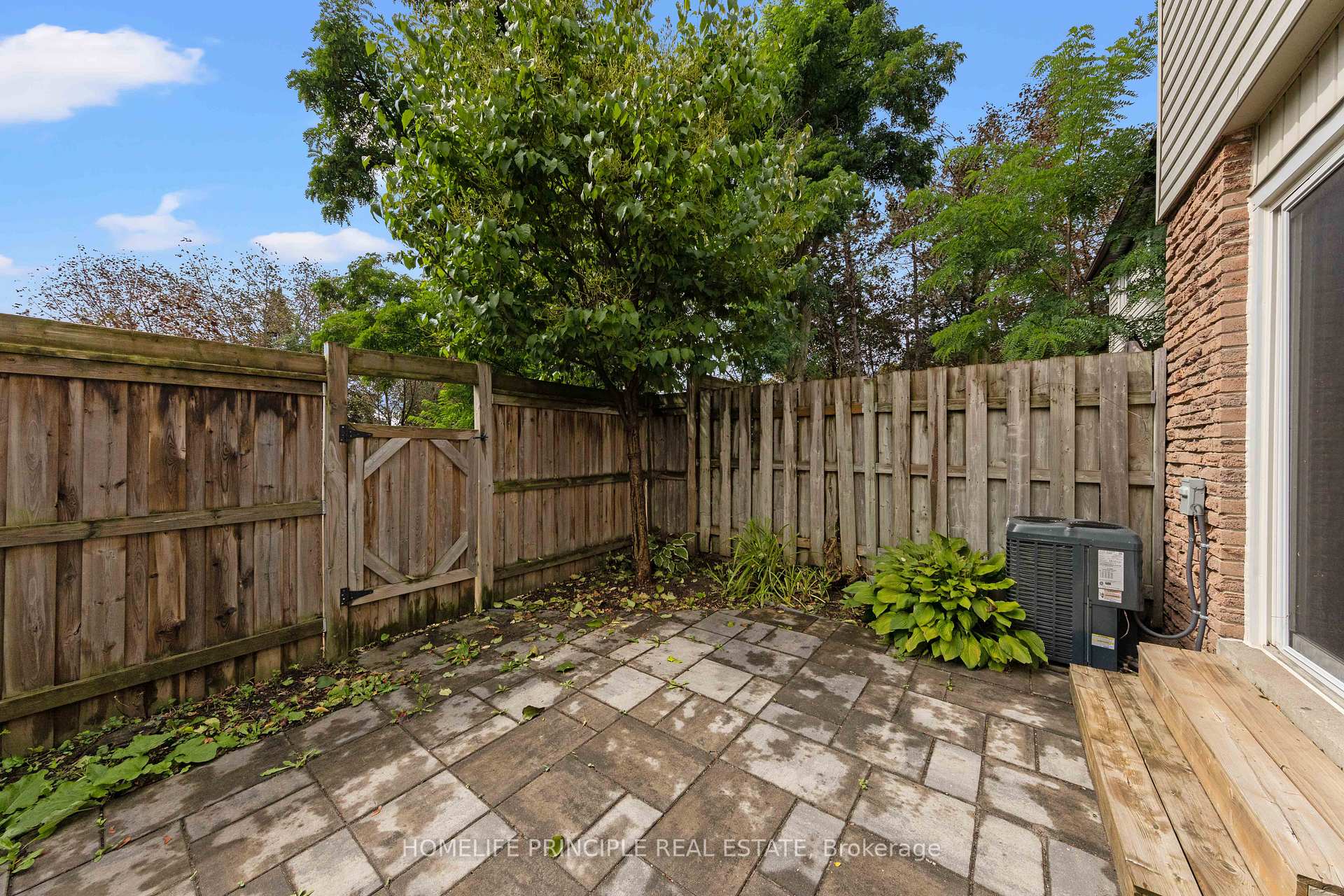 Photo 39 of Unit 16, 261 Rose Street, Barrie, Wellington — HOMEH